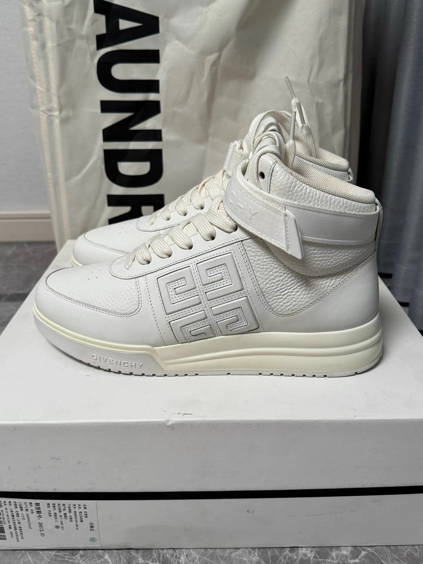 Givenchy Givenchy 4G Logo High-Top Sneakers K6 Size US 9 / EU 42 - 1 Thumbnail