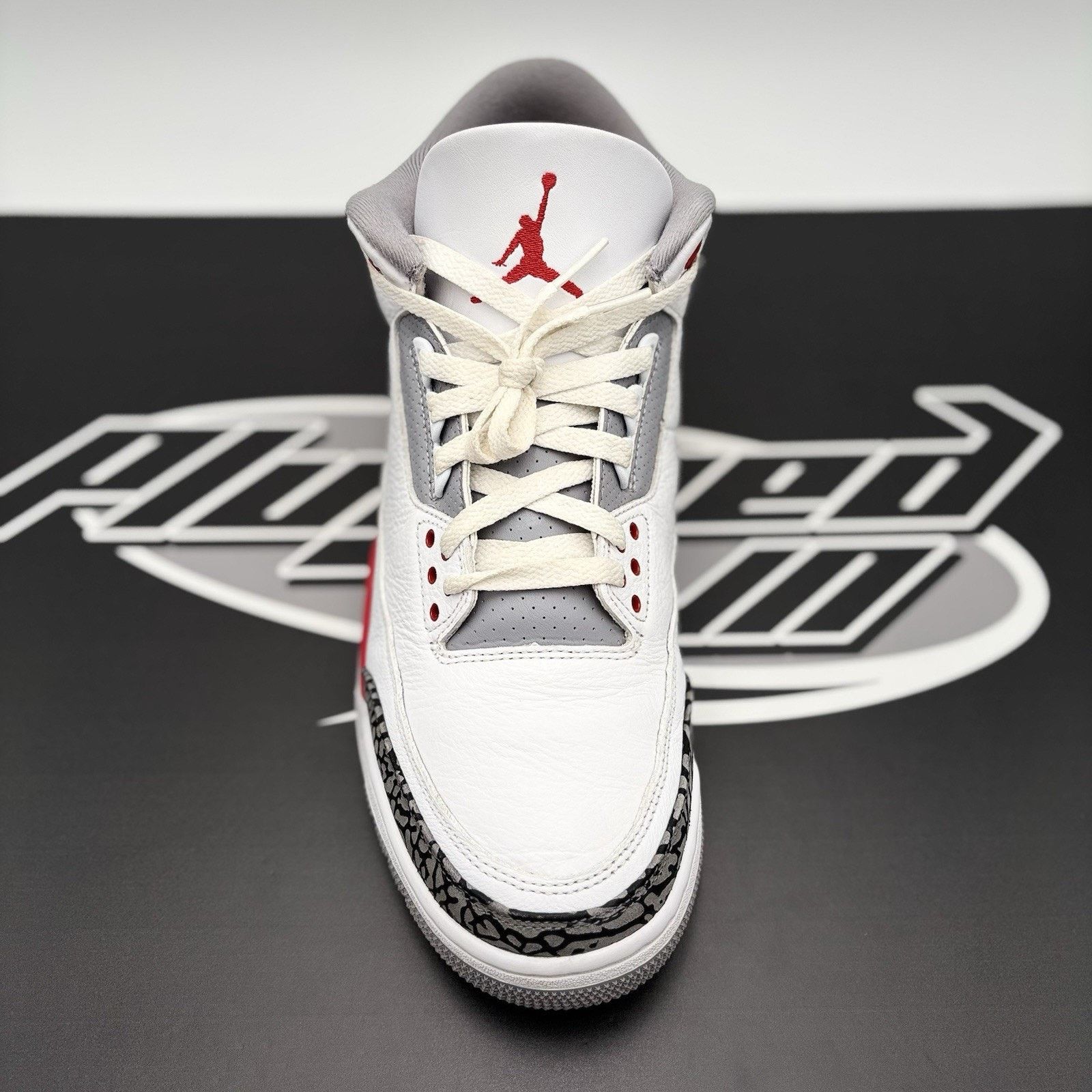 Jordan Brand Air Jordan 3 Retro Mid ' Fire Red ' | GREAT CONDITION! Size US 11.5 / EU 44-45 - 5 Thumbnail