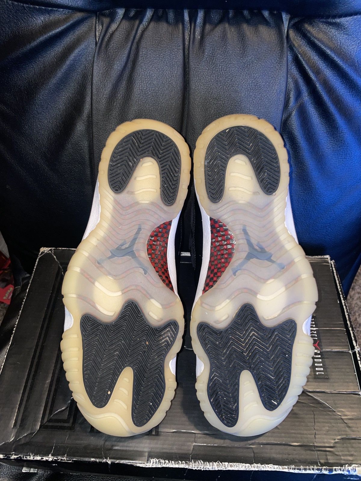 Jordan Brand Jordan 11 72-10 Size US 10.5 / EU 43-44 - 3 Thumbnail