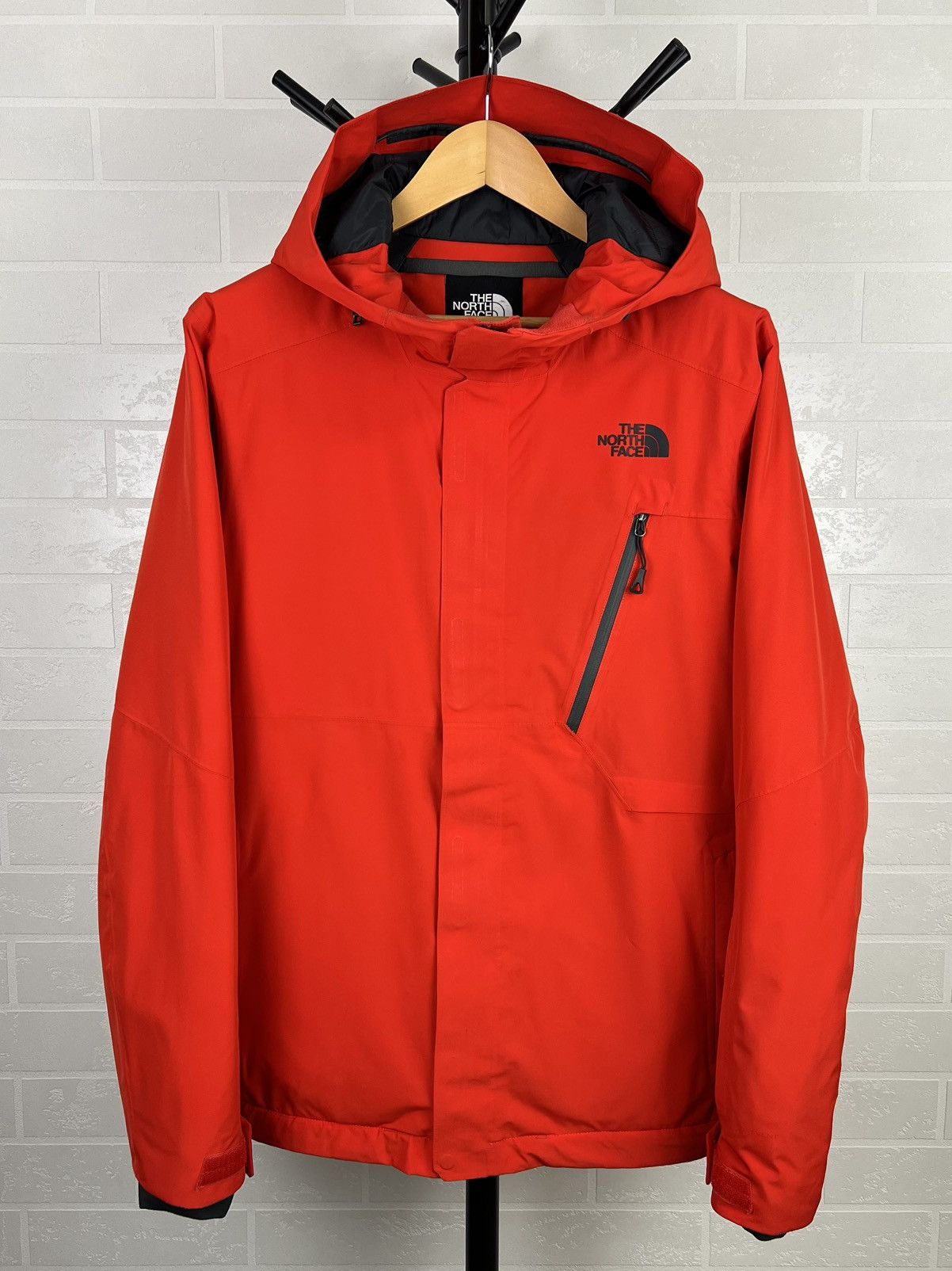 The North Face THE NORTH FACE Ski Jacket DRYVENT Insulated Logo Red Men’s Size US L / EU 52-54 / 3 - 1 Thumbnail