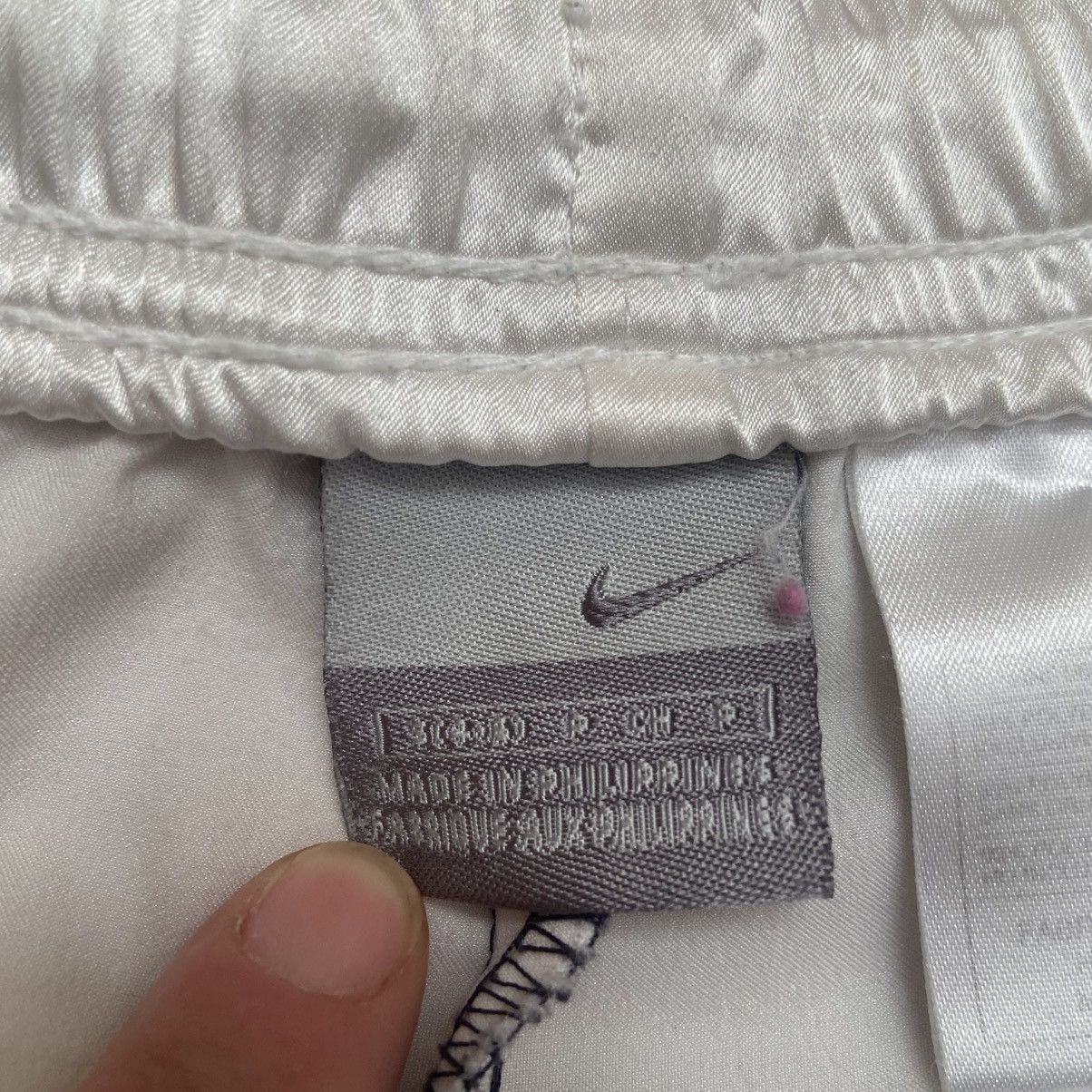 Nike Vintage Nike Soccer Logo Satin Shorts Size Men’s Small Size US 30 / EU 46 - 8 Thumbnail