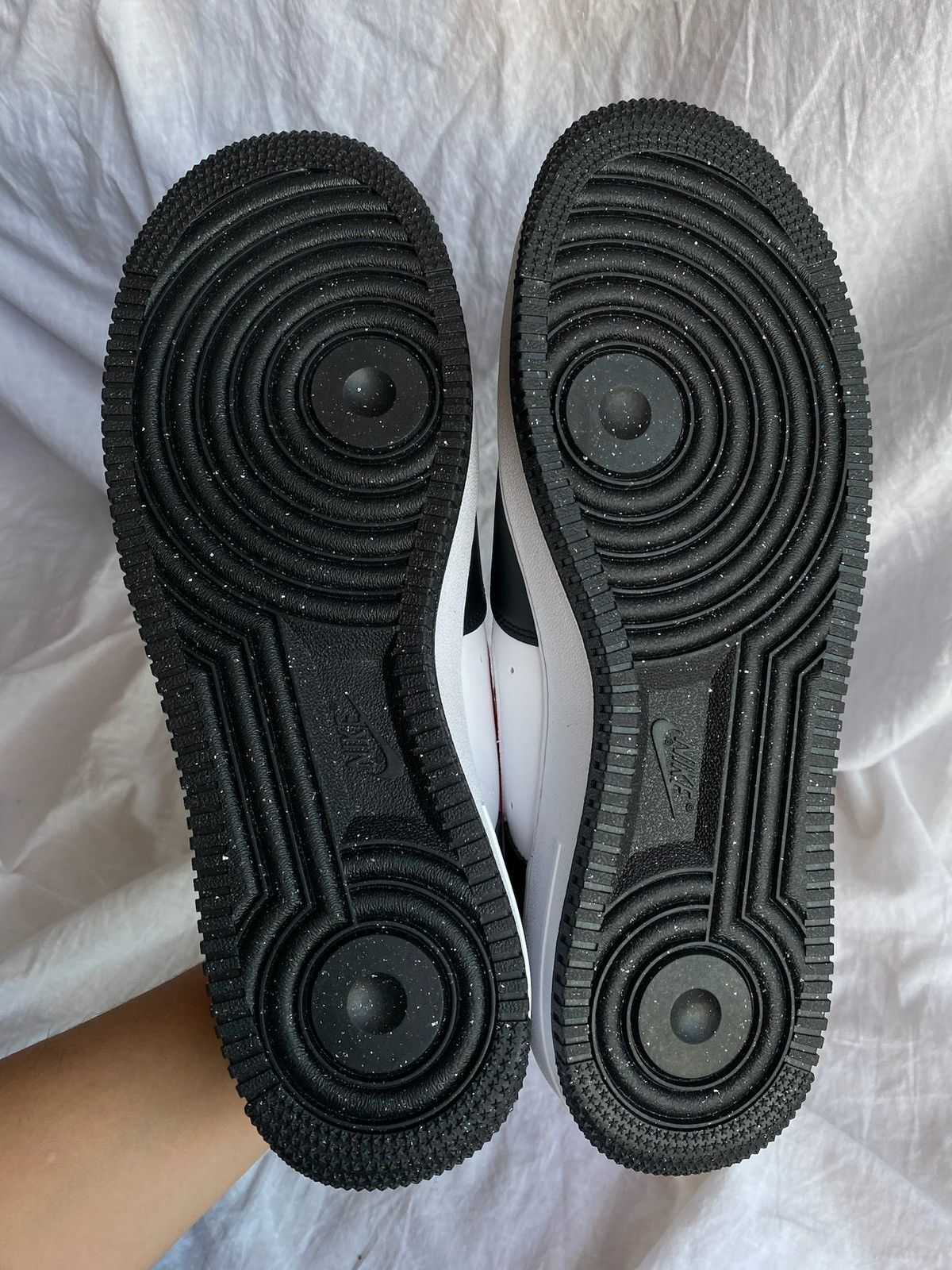 Nike Nike Air Force 1 Size US 10.5 / EU 43-44 - 6 Thumbnail