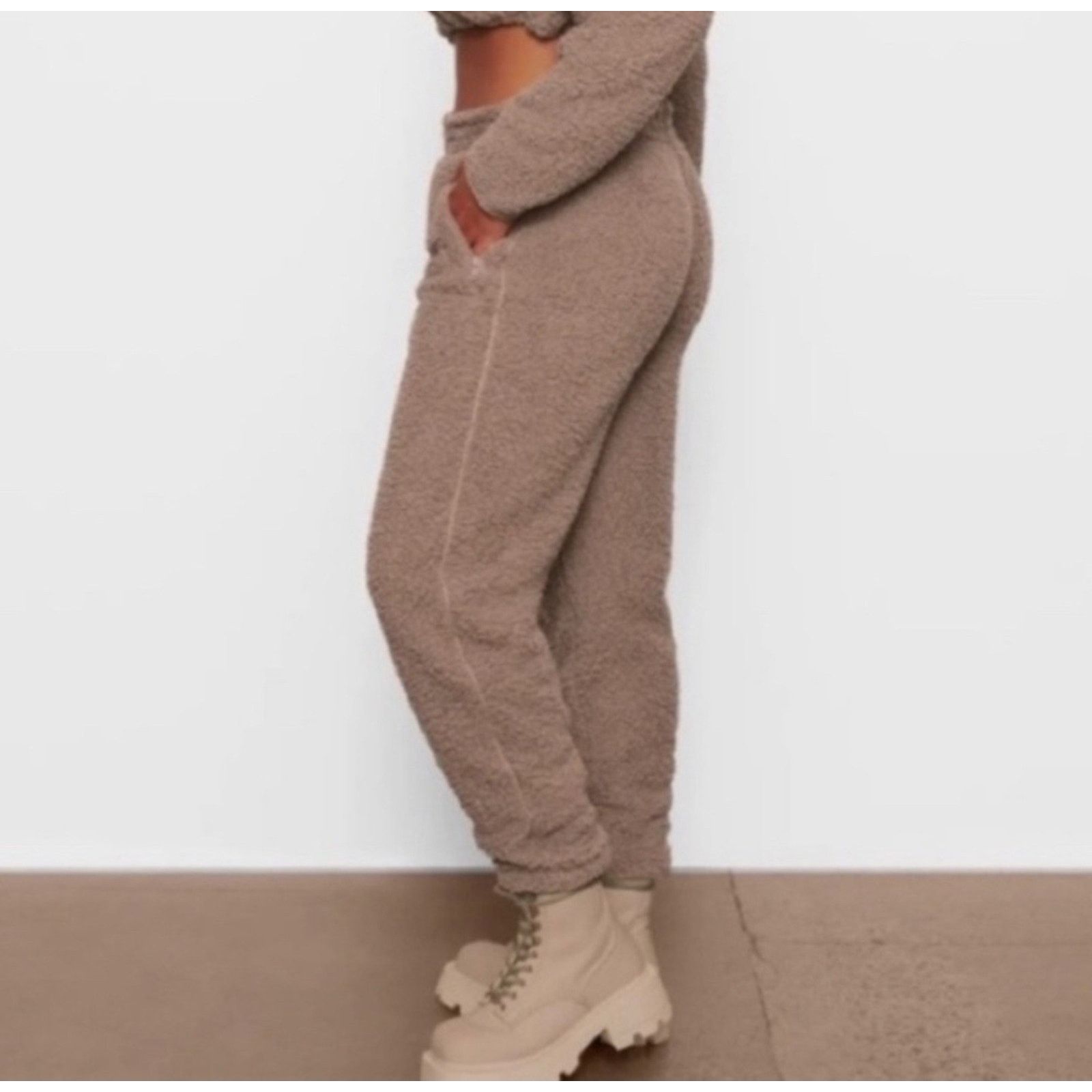 SKIMS Skims Womens Track Pants Taupe Sherpa Teddy Jogger Lounge S Size 28" / US 6 / IT 42 - 4 Thumbnail