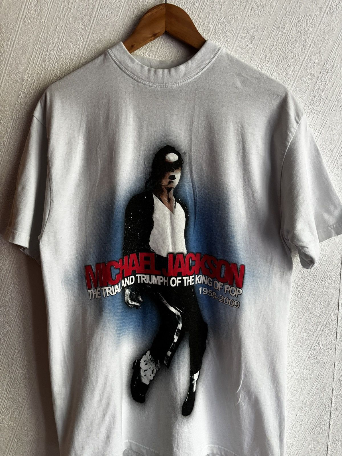 Vintage Vintage Michael Jackson King Of Pop Tee T-shirt Size US L / EU 52-54 / 3 - 4 Thumbnail