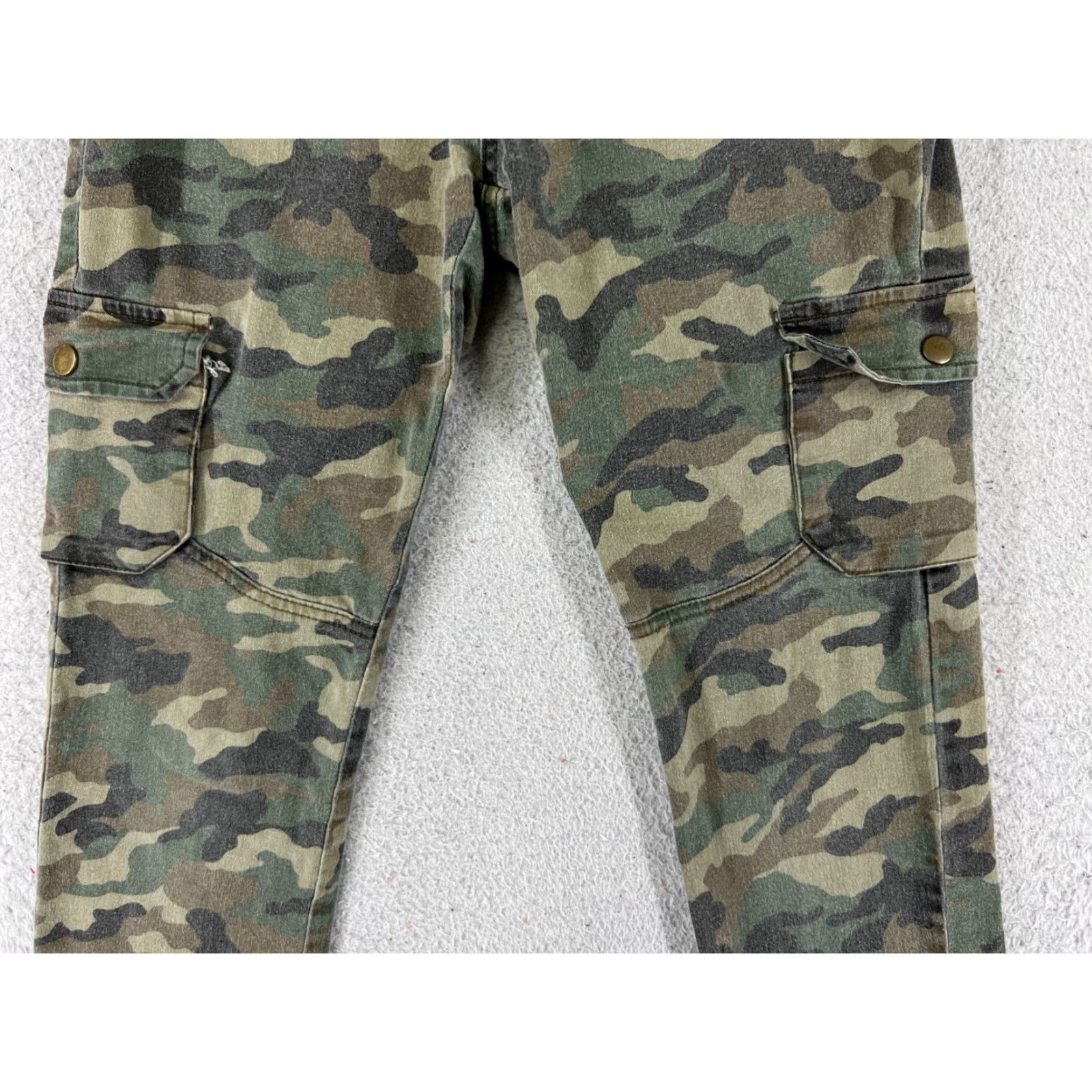 Vintage Sullivan Womens Jeans Skinny Green Woodland Camo Cotton Blend 24x27 Small Regular 5-Pocket Stretch Elastic Waist Denim Modern 24 27 Mens? Size 28" / US 6 / IT 42 - 3 Thumbnail