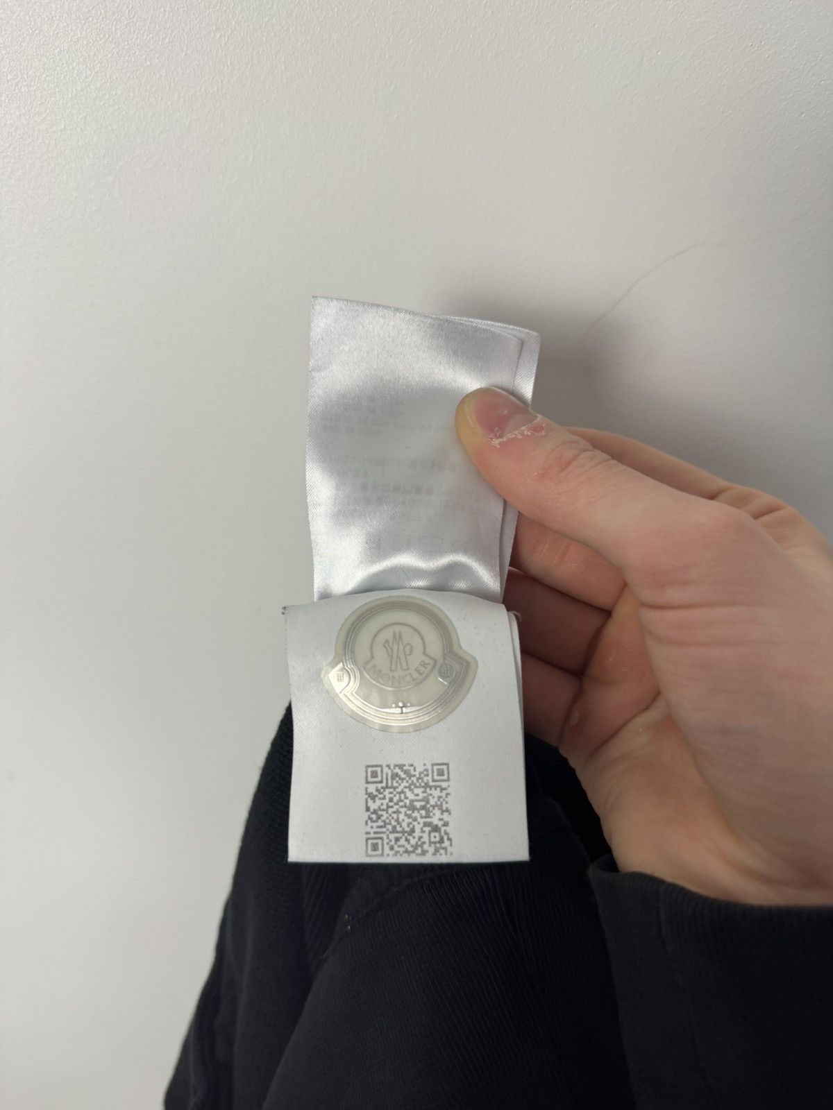 Moncler Moncler Big Logo Patch Zip Hoodie Luxury Designer Size US L / EU 52-54 / 3 - 14 Thumbnail