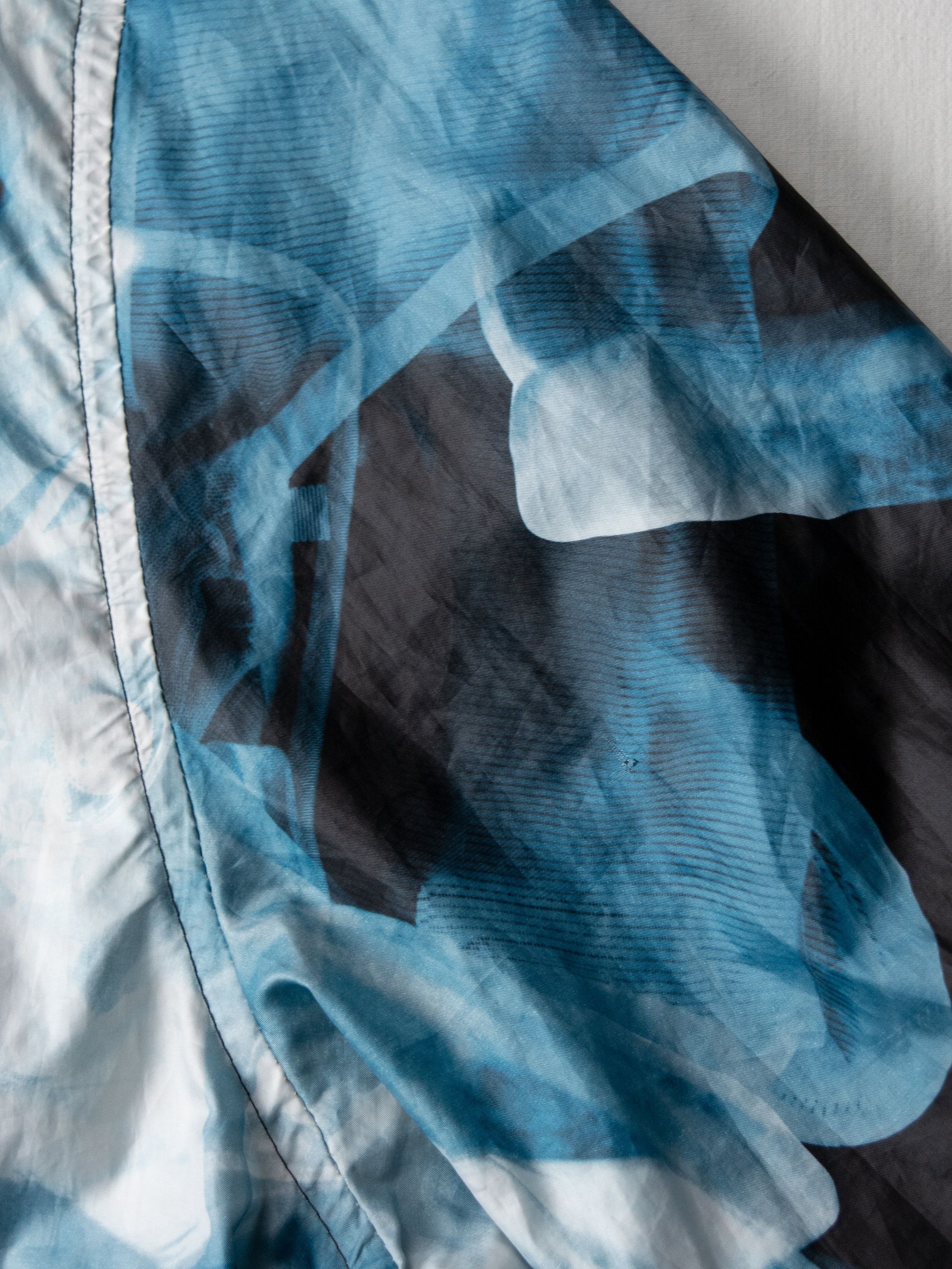 Hussein Chalayan × Puma Puma by Hussein Chalayan - AW11 - X-ray abstract windbreaker Size US S / EU 44-46 / 1 - 6 Thumbnail