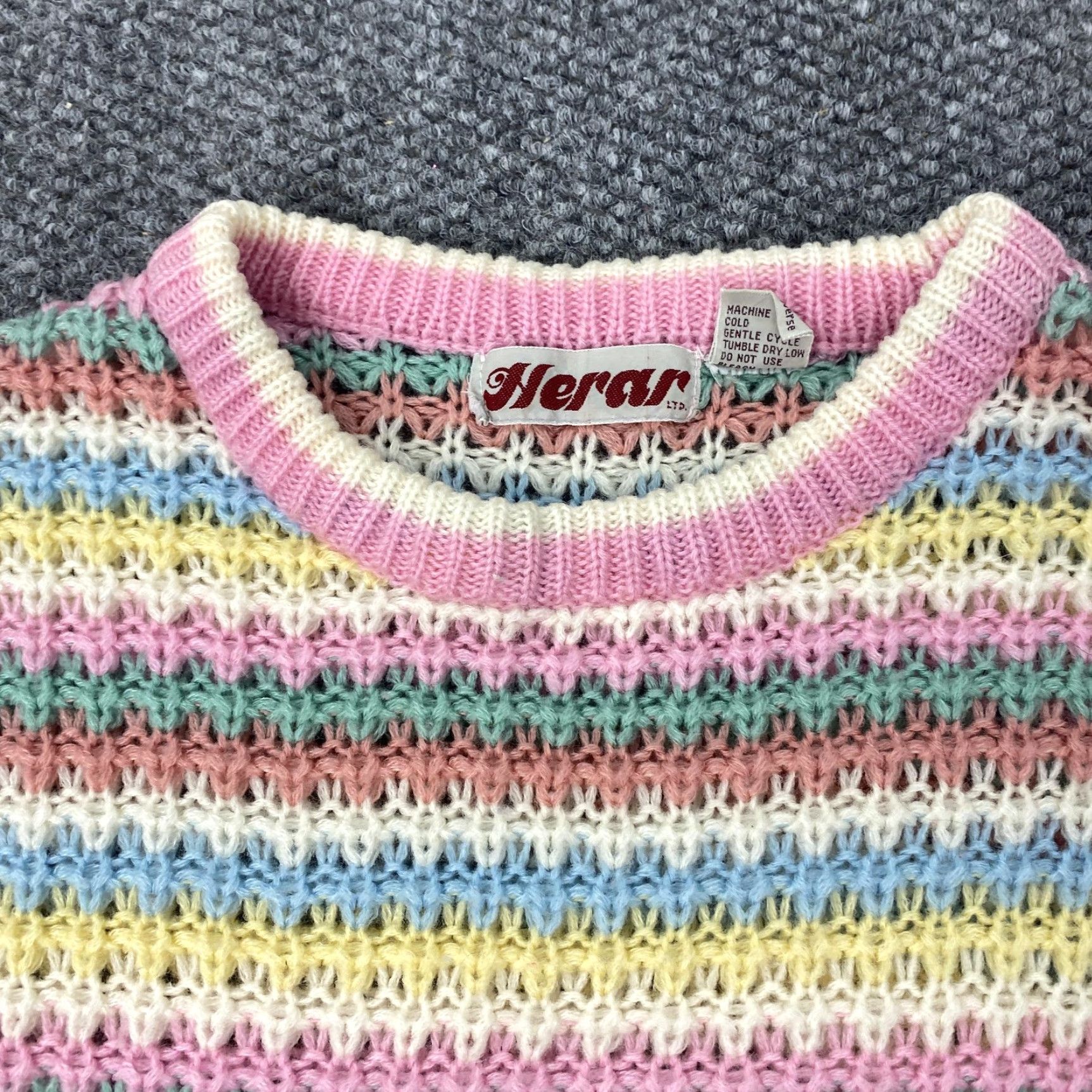 Vintage VINTAGE Herar Sweater Womens Small Pink Pastel Striped Acrylic Knit Pullover 80s 90s Size S / US 4 / IT 40 - 2 Thumbnail