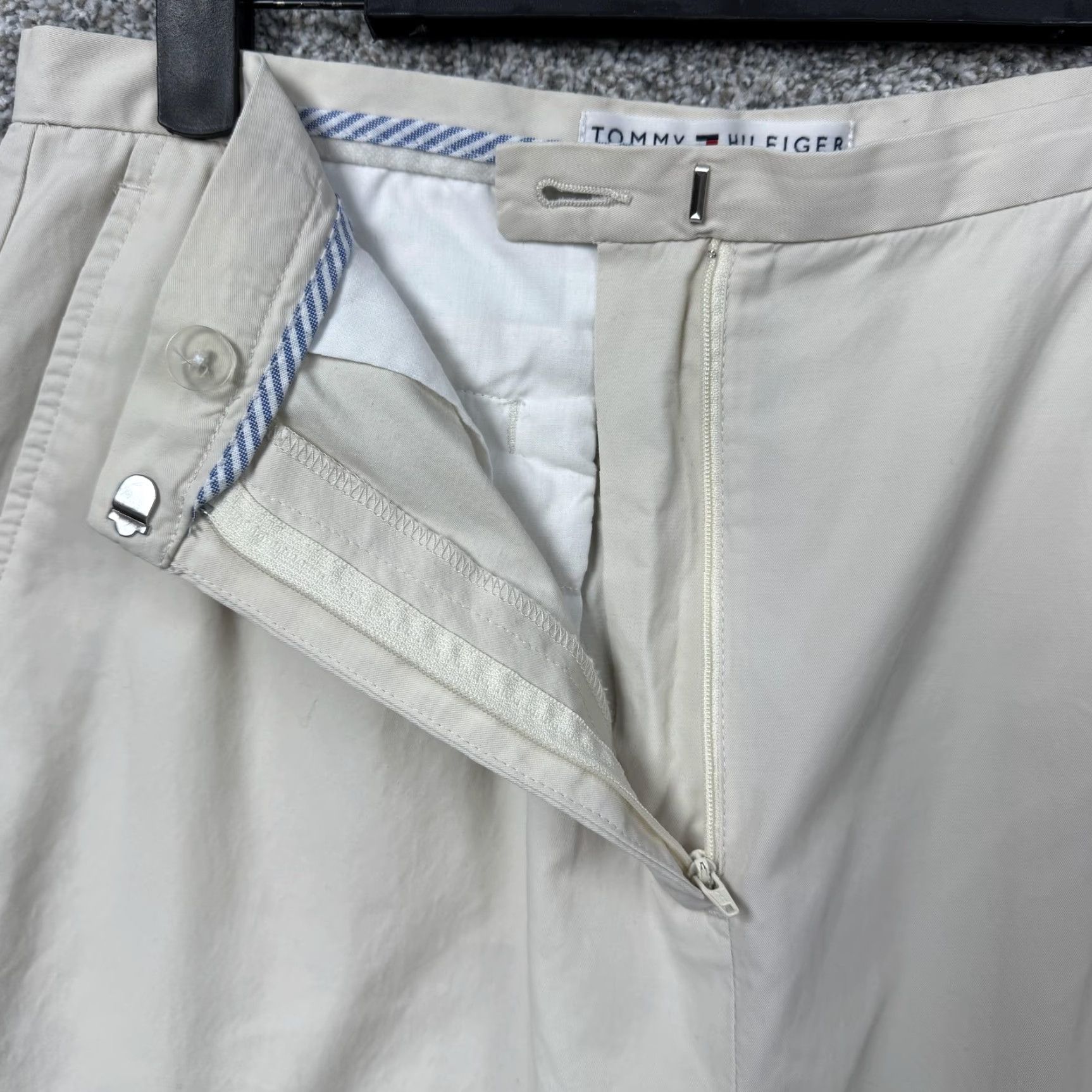 Tommy Hilfiger VINTAGE Tommy Hilfiger Golf Pants Womens 12 Beige Chino Straight Leg Pleated Casual Size 34" / US 12 / IT 48 - 7 Thumbnail