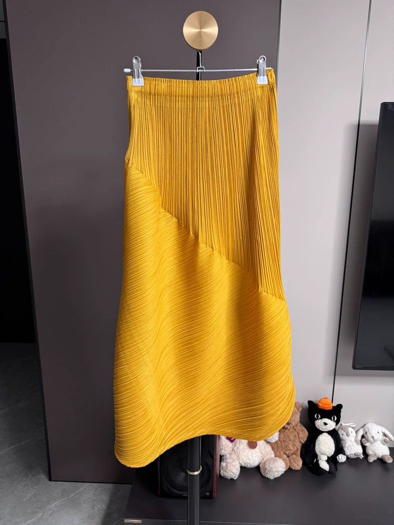 Issey Miyake issey miyake size:3 Yellow skirt 2505-Nextarrow Size 42" / US 20 - 2 Thumbnail