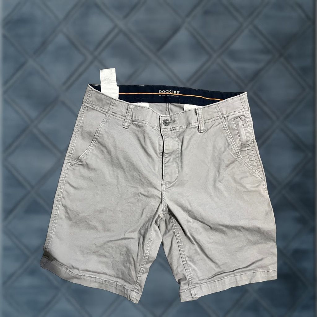 Dockers Dockers Men Shorts Bermuda 32 Gray Solid Cotton Pockets Casual Classic Size US 32 / EU 48 - 1 Thumbnail