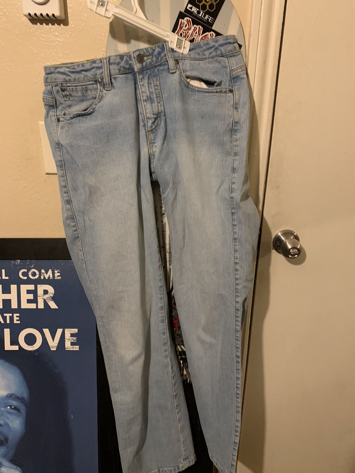 Wrangler Women’s Short Rise lAura Jeans from The Women at Wrangler Size 28" / US 6 / IT 42 - 3 Thumbnail