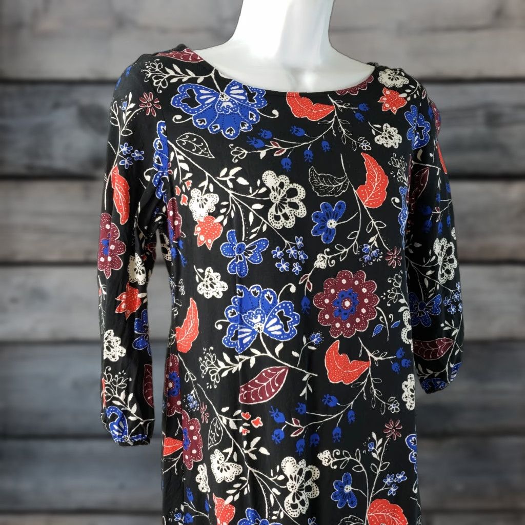 Old Navy Old Navy Womens Mini Dress XS Black Red Floral 3/4 Sleeve Rayon Dress Womens XS Black Red Floral 3/4 Sleeve Rayon Size XS / US 0-2 / IT 36-38 - 1 Thumbnail