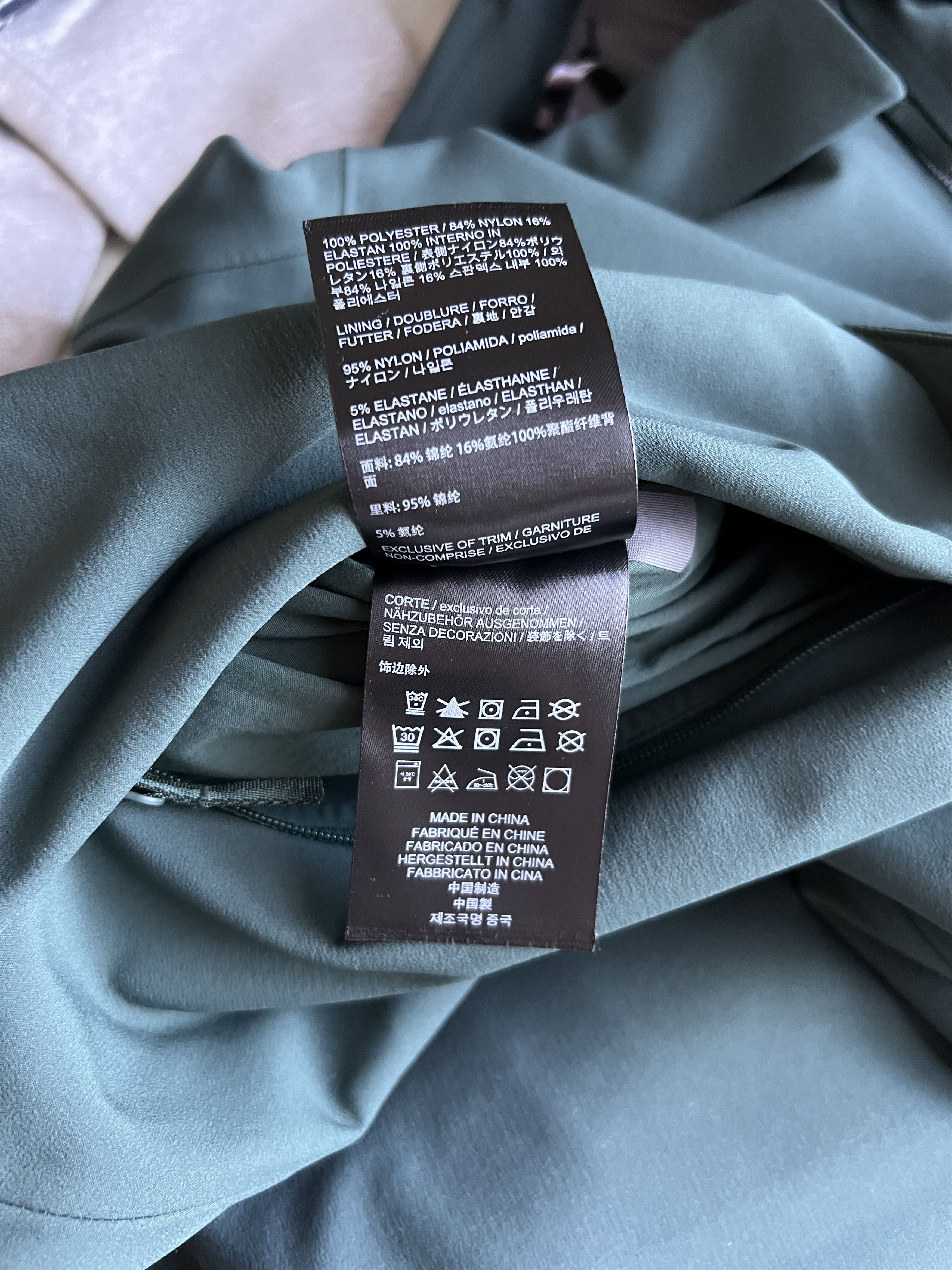 Veilance Arc'Teryx Veilance Spere Jacket in Deep Juniper Size US XL / EU 56 / 4 - 13 Thumbnail