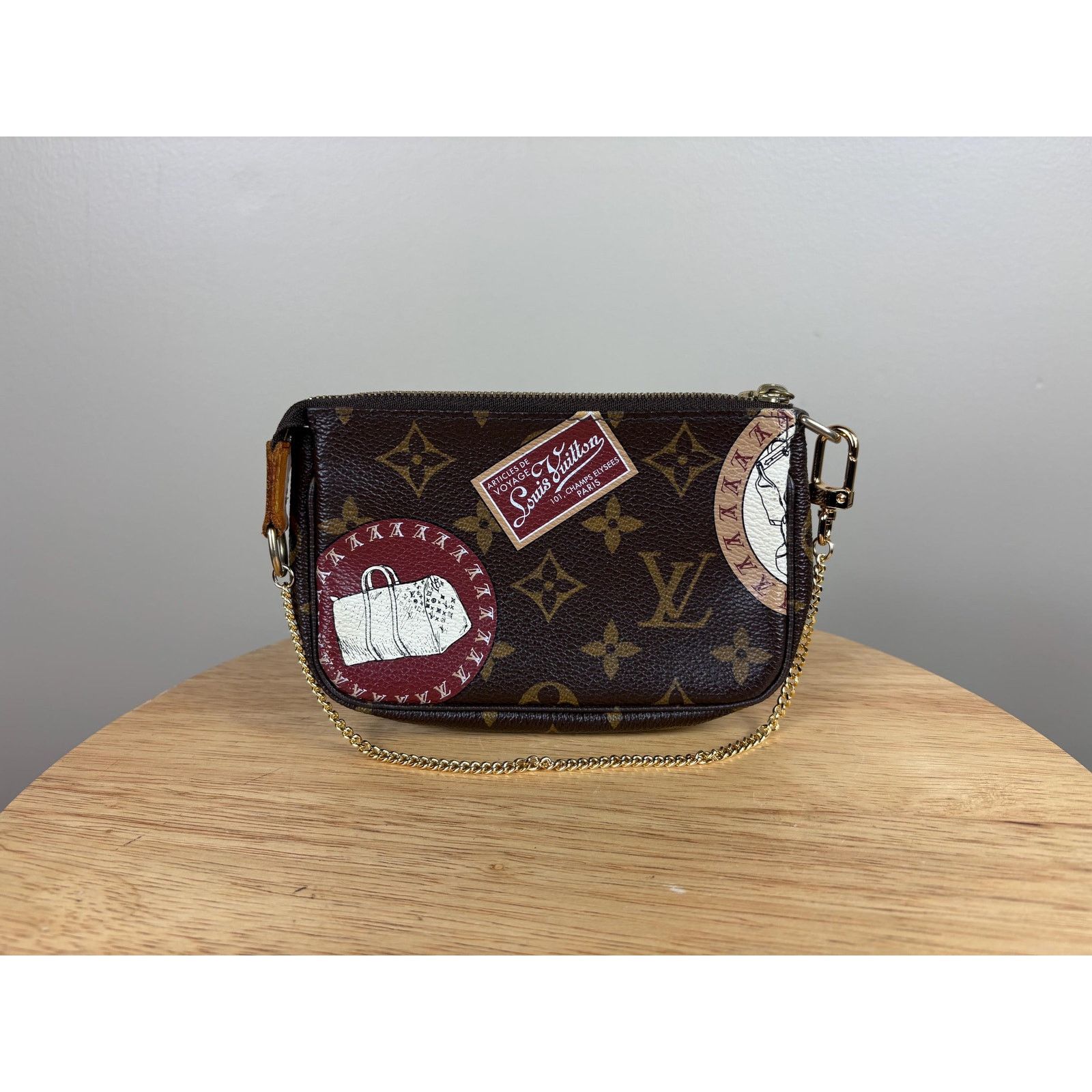 Louis Vuitton Authentic Louis Vuitton Mini Pochette Accessoires Patch Bag Size ONE SIZE - 1 Thumbnail
