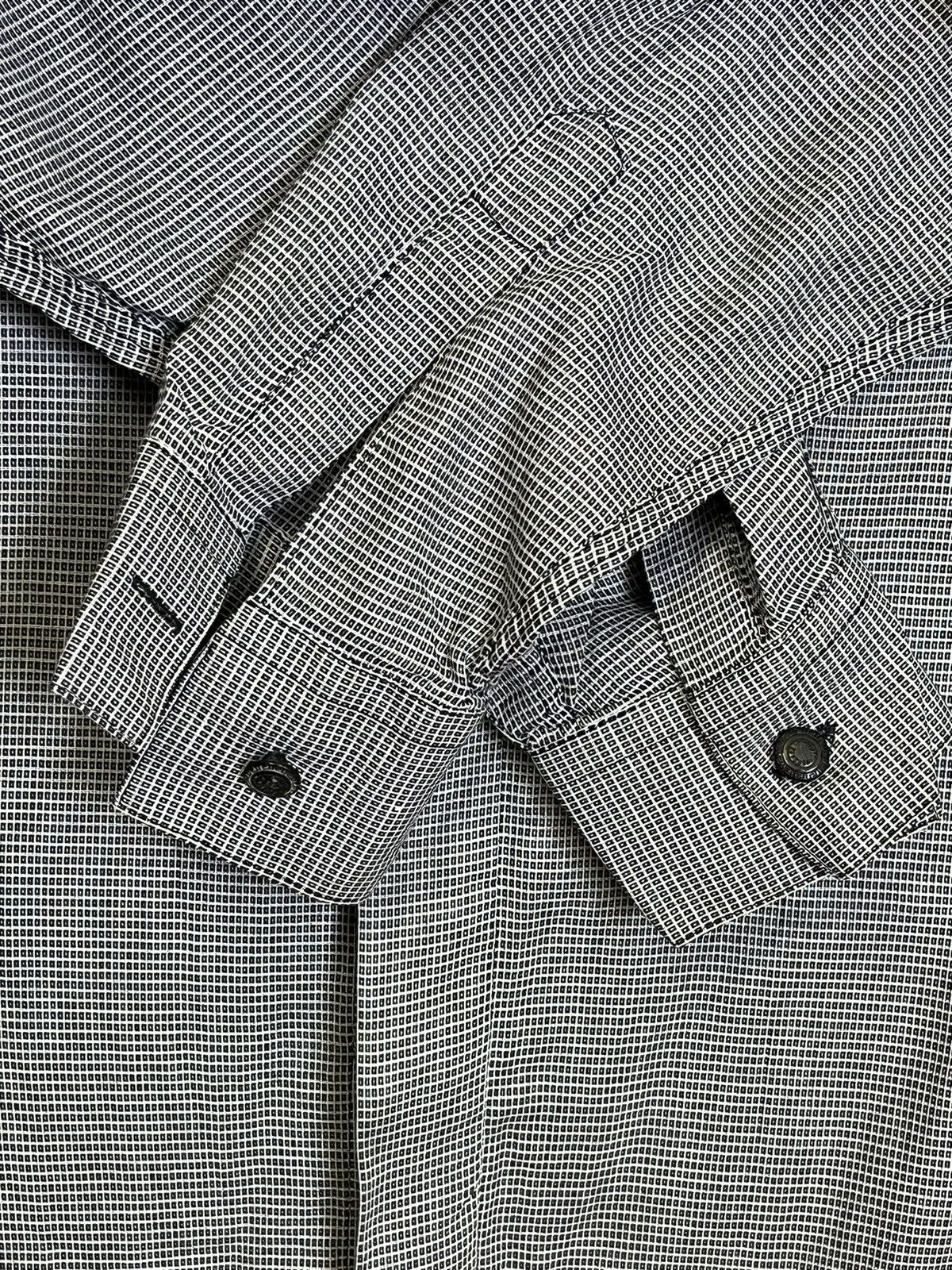 Versace GRAIL🔥VINTAGE VERSACE CLASSIC V2 L/SLEEVE BUTTON UPS SHIRT Size US L / EU 52-54 / 3 - 6 Thumbnail
