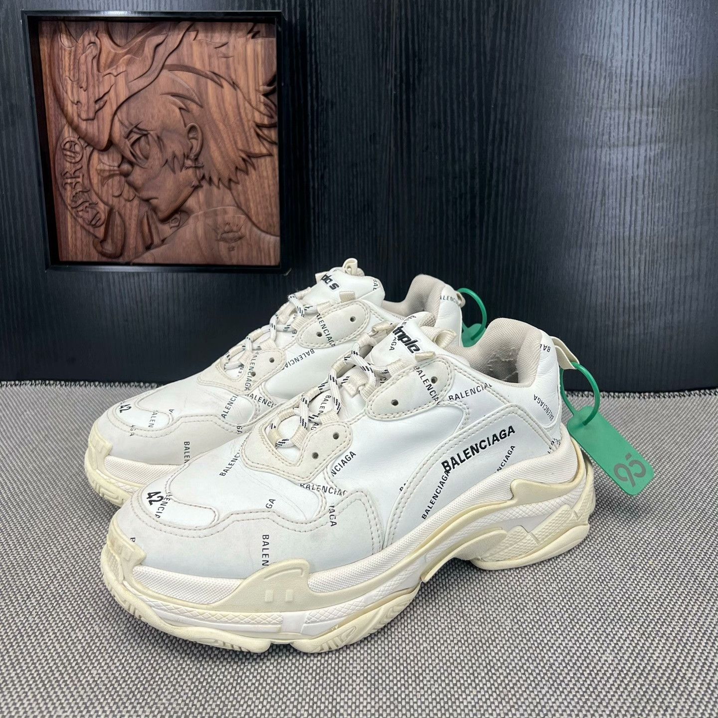 Balenciaga Balenciaga White Lowtop Sneakers 42 Men Size US 9 / EU 42 - 1 Thumbnail