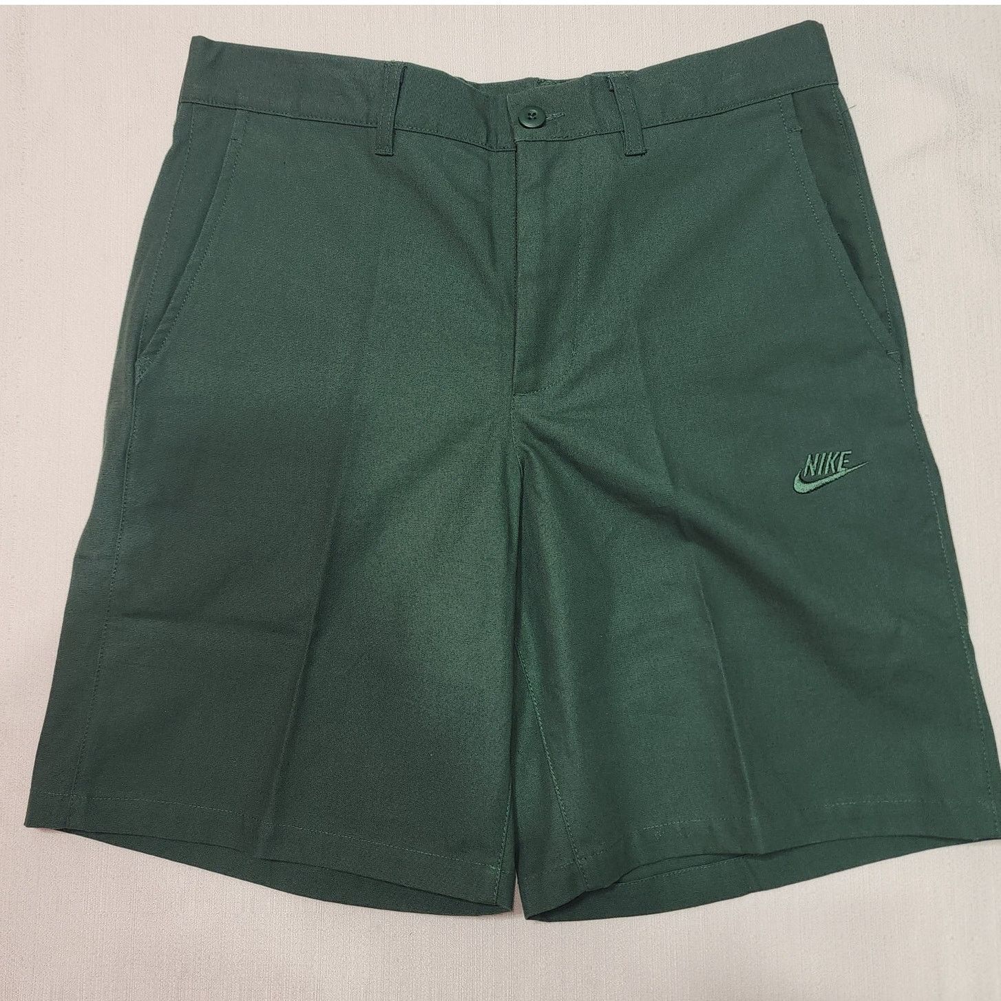 Nike Nike chino shorts men's Green Size medium W32''x L19'' Size US 32 / EU 48 - 1 Thumbnail