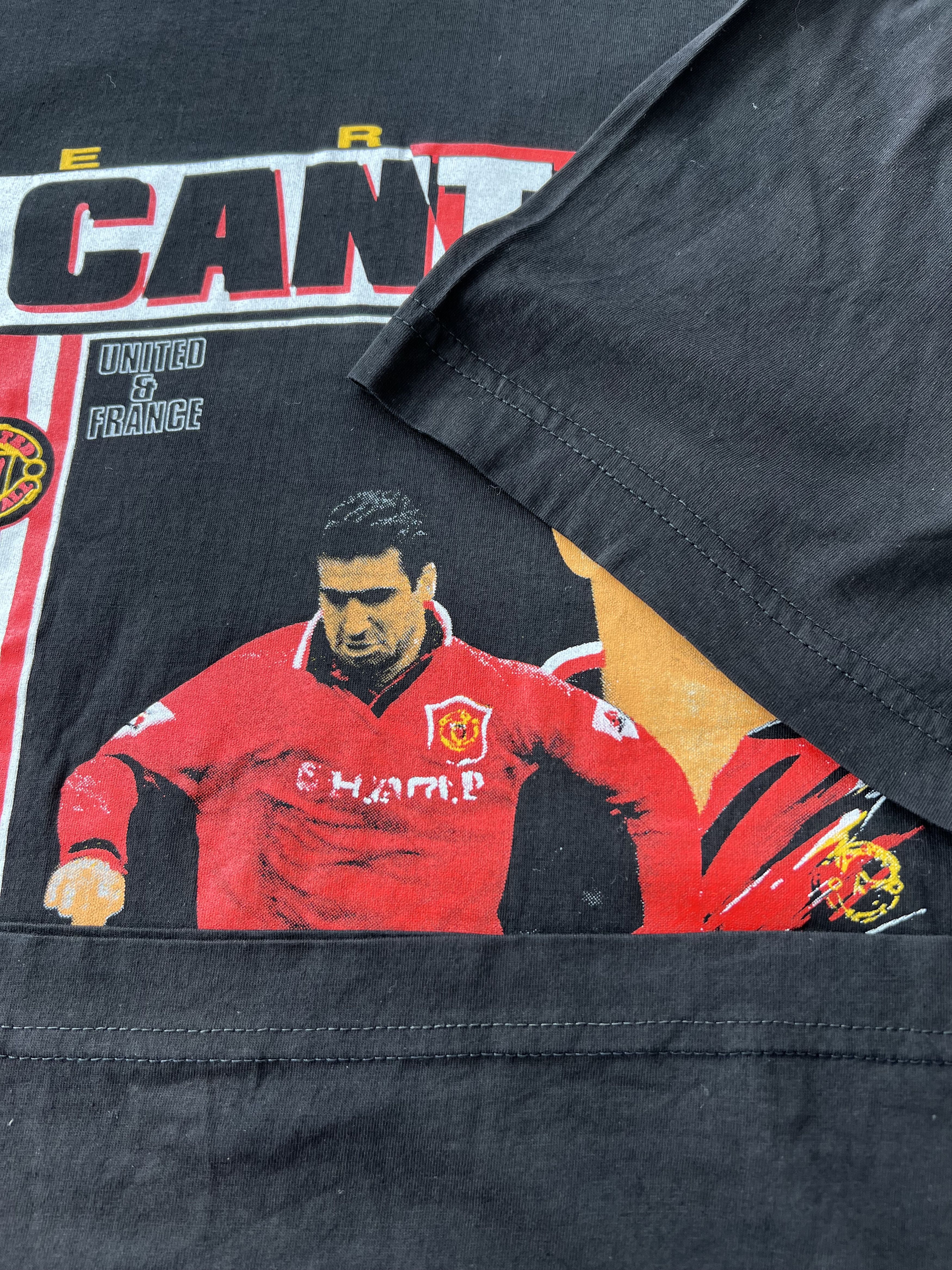 Vintage Vintage 90s Manchester United Eric Cantona #7 Black T-shirt Size US L / EU 52-54 / 3 - 6 Thumbnail