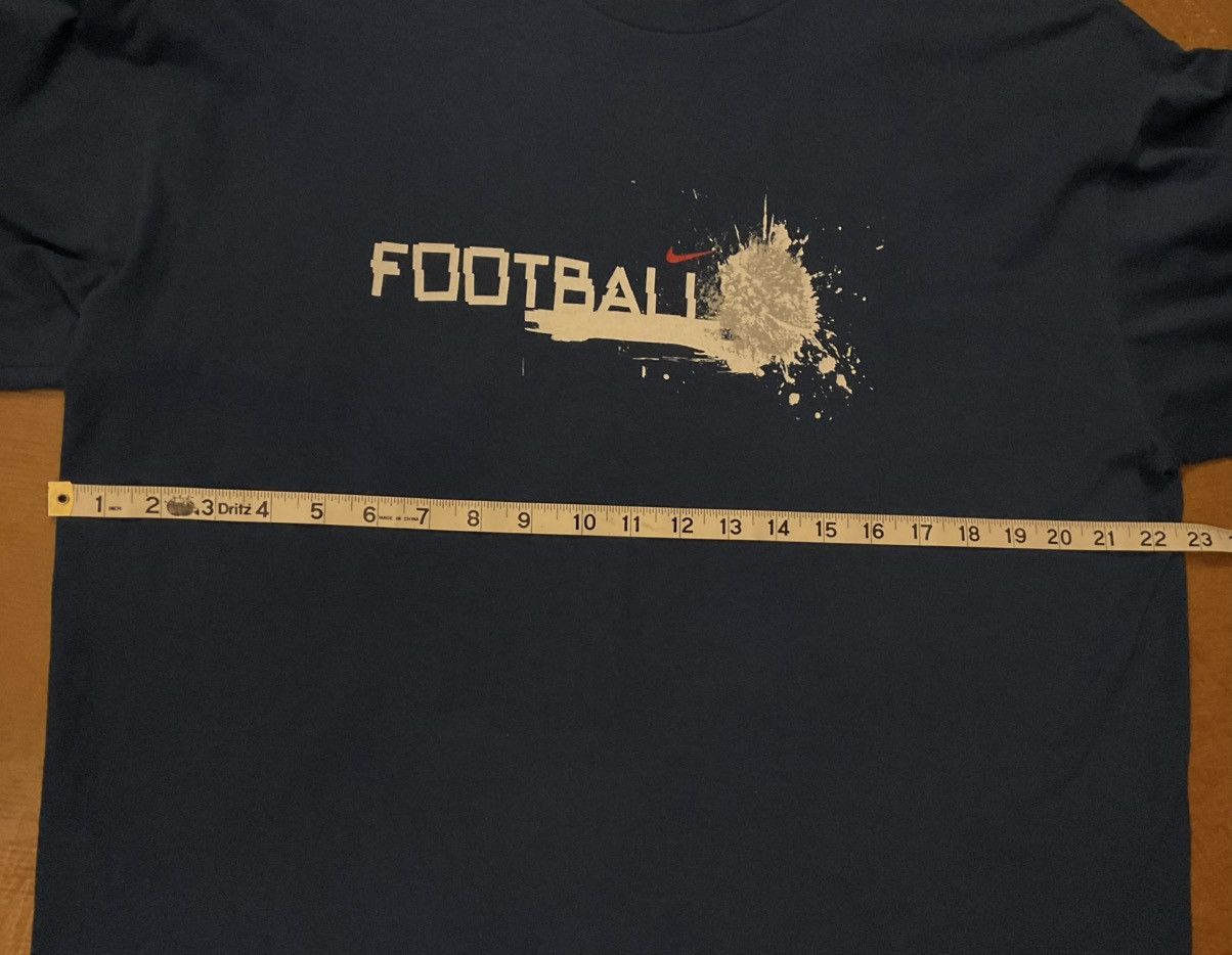 Nike Nike Center Swoosh Football Graphic Tee T Shirt Size US L / EU 52-54 / 3 - 4 Thumbnail