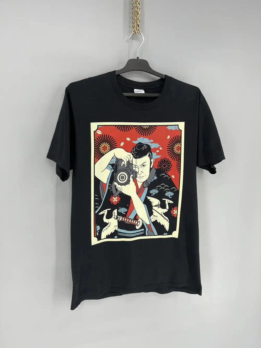 Anime Vintage Y2K Photographer Anima Face Tee Art Streetwear Size US L / EU 52-54 / 3 - 2 Thumbnail