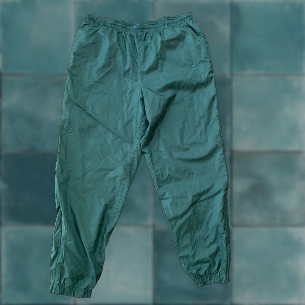Nike VINTAGE Nike Track Pants Mens XL Green Soccer Jogger 90s 80s Essential Basic Elastic Waist Drawstring Size US 36 / EU 52 - 1 Thumbnail