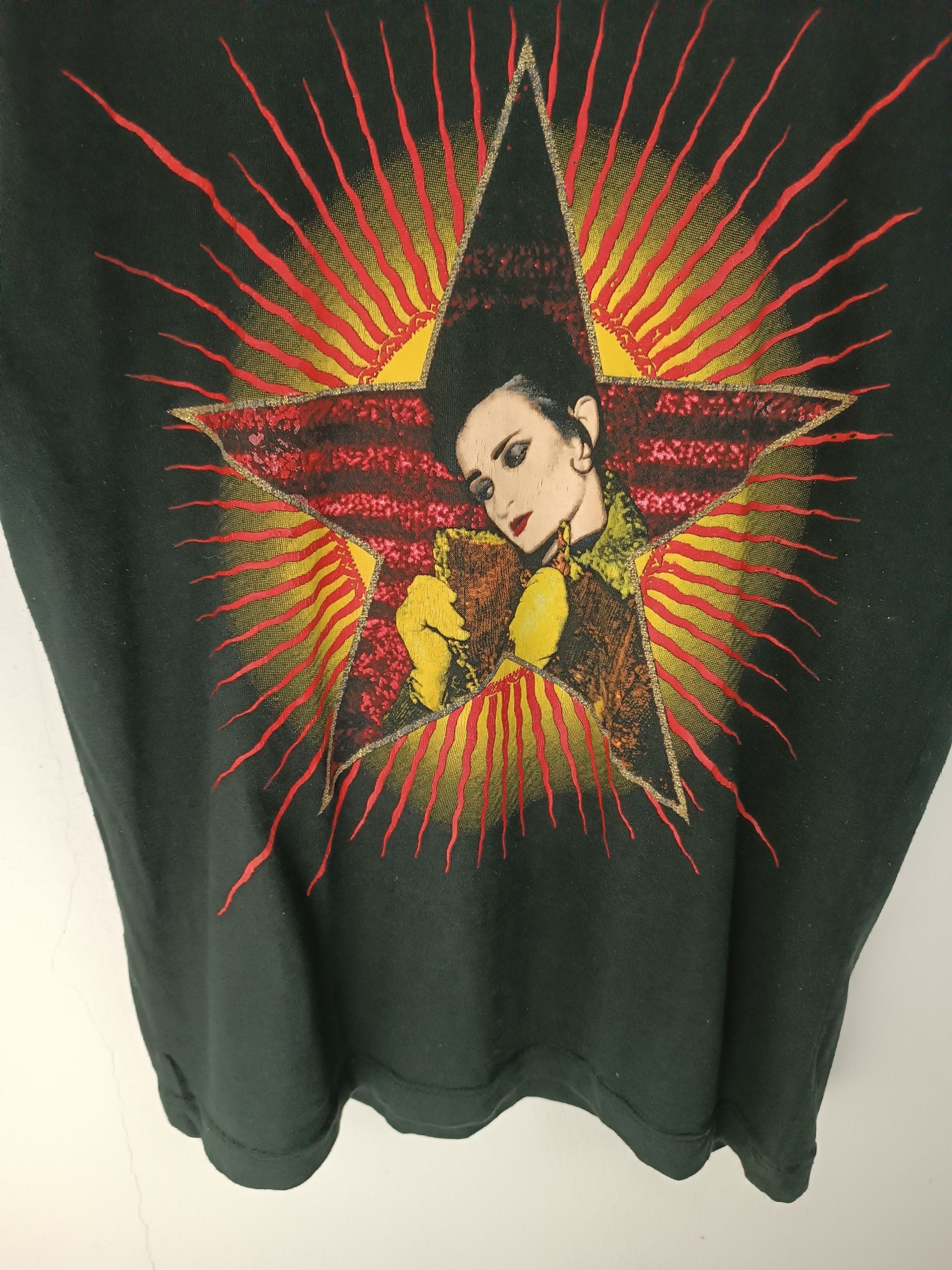 Vintage VINTAGE 90'S SIOUXSIE & THE BANSHEES 'WONDERLAND' RARE TEE Size US L / EU 52-54 / 3 - 6 Thumbnail