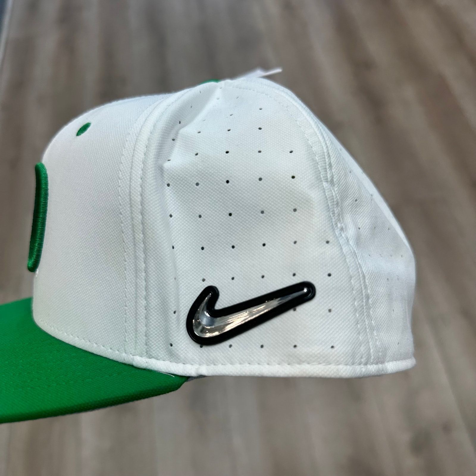 Nike New Nike White Oregon Ducks Dugout True Fitted Hat 7 1/4 Size ONE SIZE - 5 Thumbnail