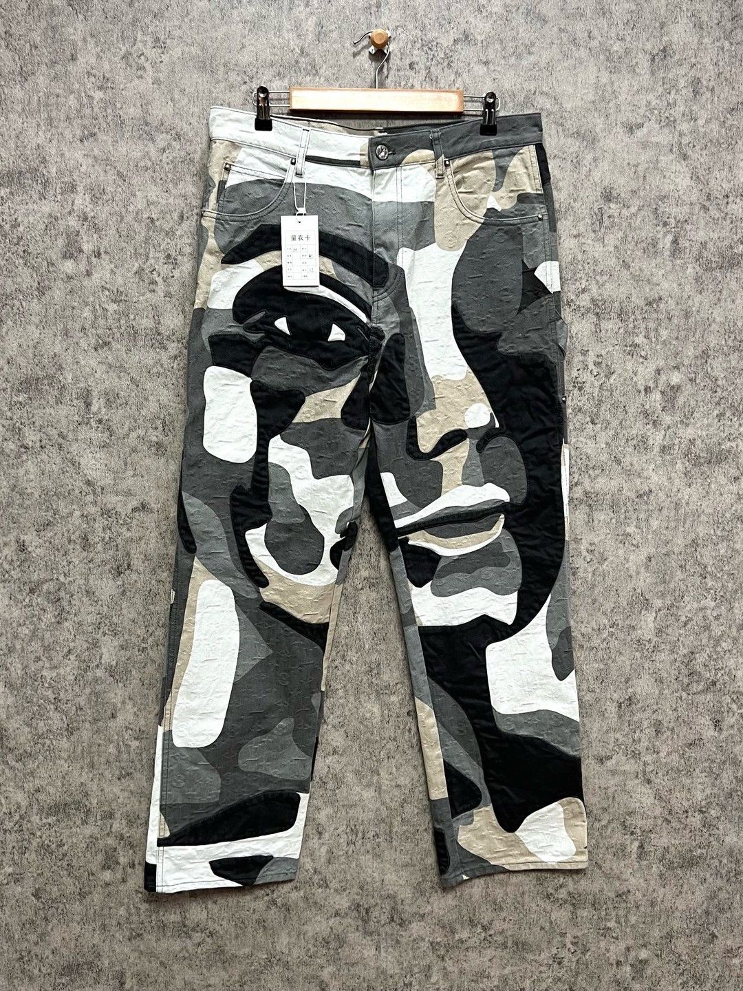 Louis Vuitton Louis Vuitton Monogram Camouflage Casual Pants US 34 Size US 34 / EU 50 - 1 Thumbnail