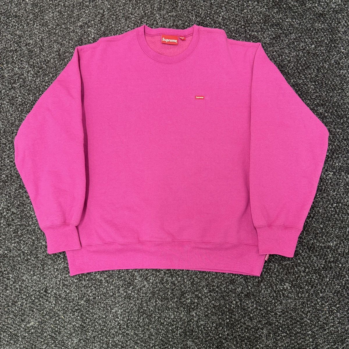 Supreme Supreme Small Box Logo Crewneck Raspberry Size US L / EU 52-54 / 3 - 1 Thumbnail