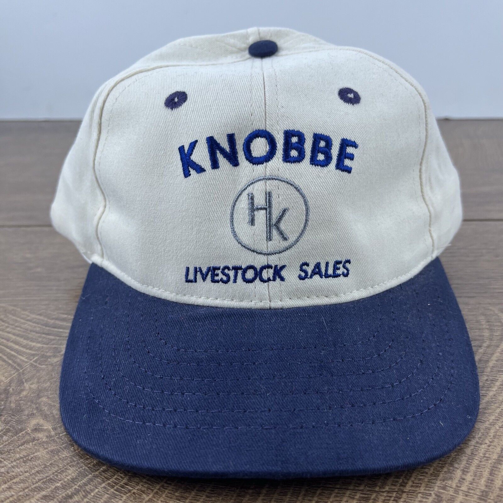 Other Knobbe Livestock Sales Hat HK White Cap Hat Adjustable Hat W Size ONE SIZE - 4 Thumbnail