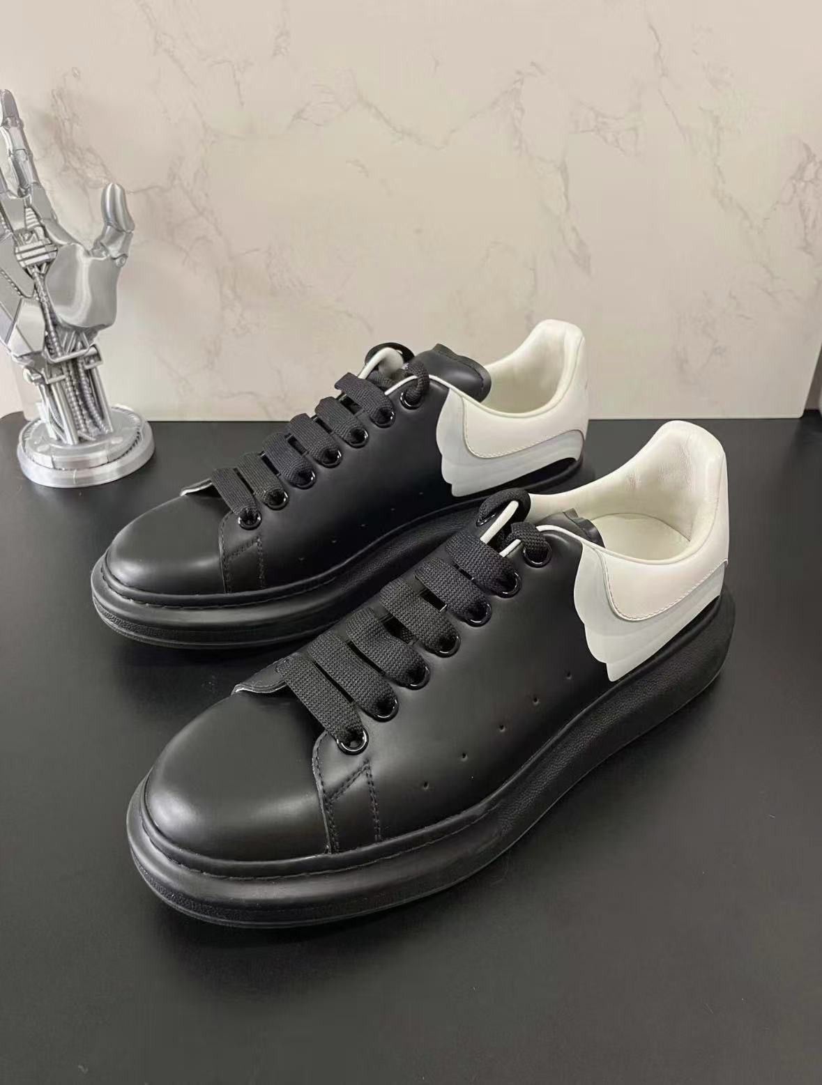 Alexander McQueen Black Lowtop Sneakers 9Men Size US 9 / EU 42 - 1 Thumbnail