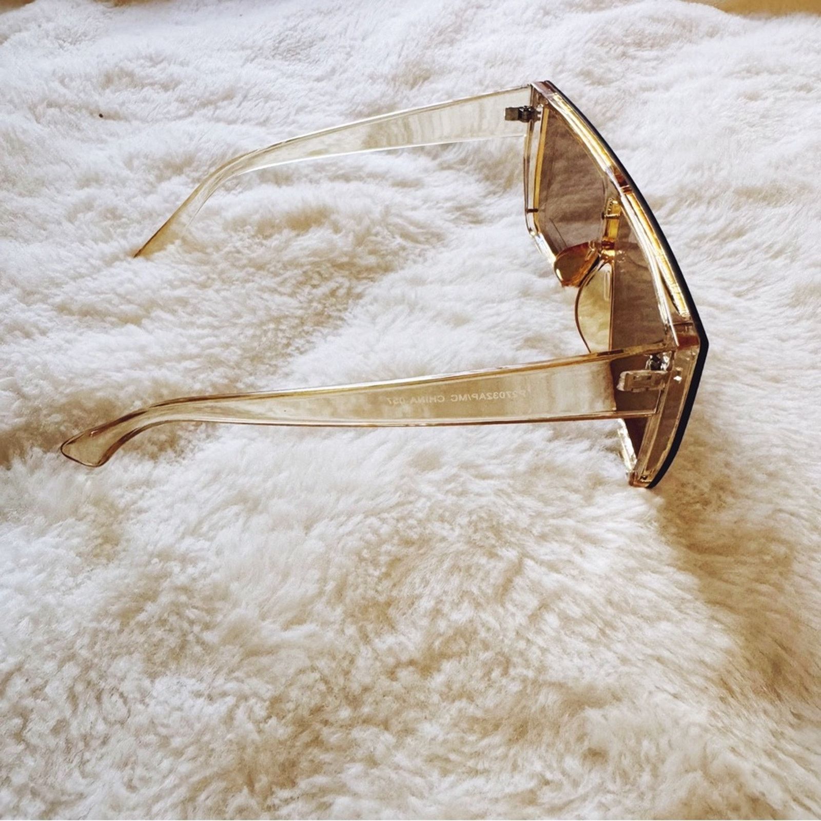 Other Greta Clear Yellow Oversized Statement Sunglasses Size ONE SIZE - 8 Thumbnail