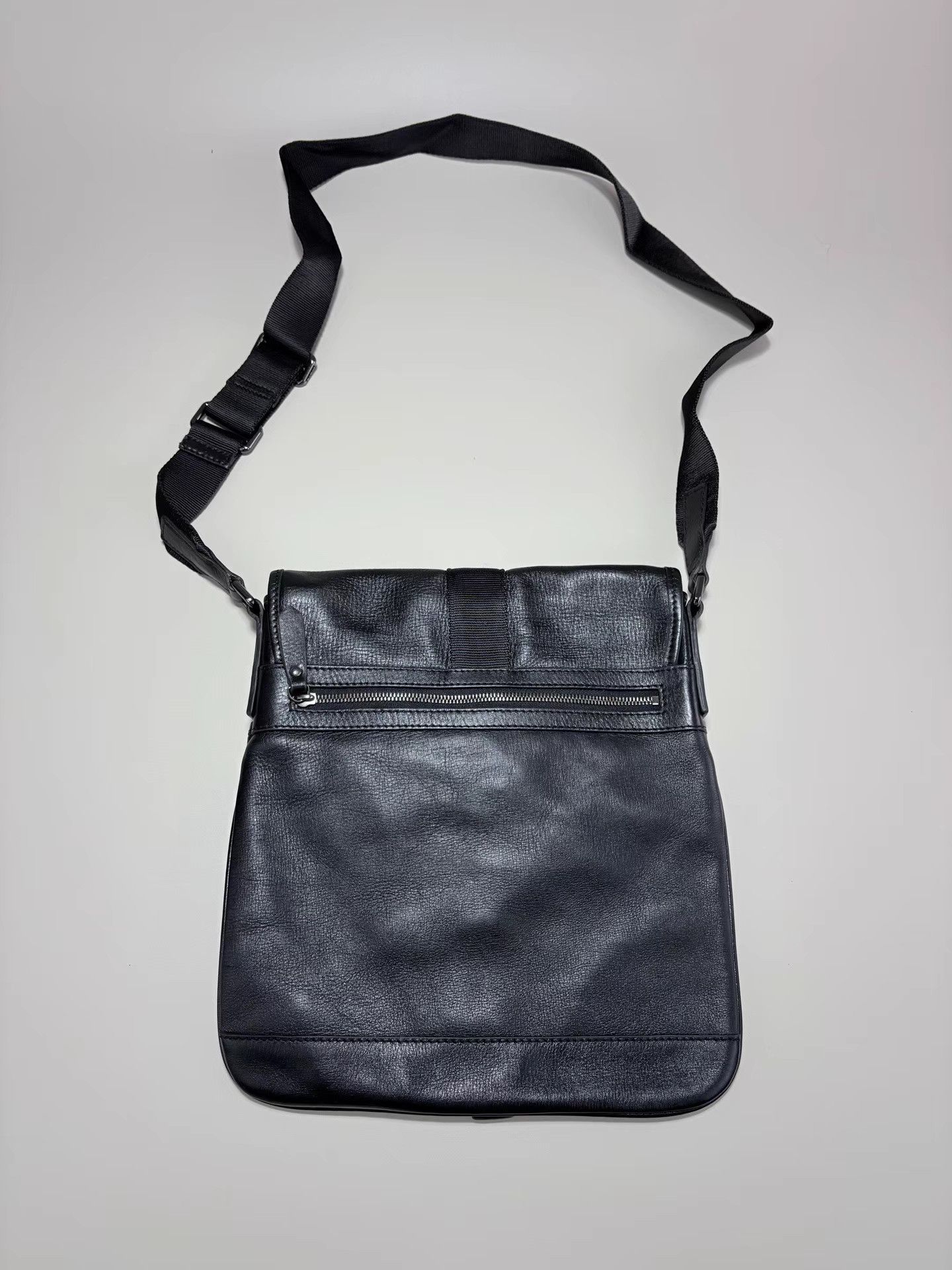 Burberry BURBERRY Leather Shoulder Bag Messenger Bag Size ONE SIZE - 2 Thumbnail