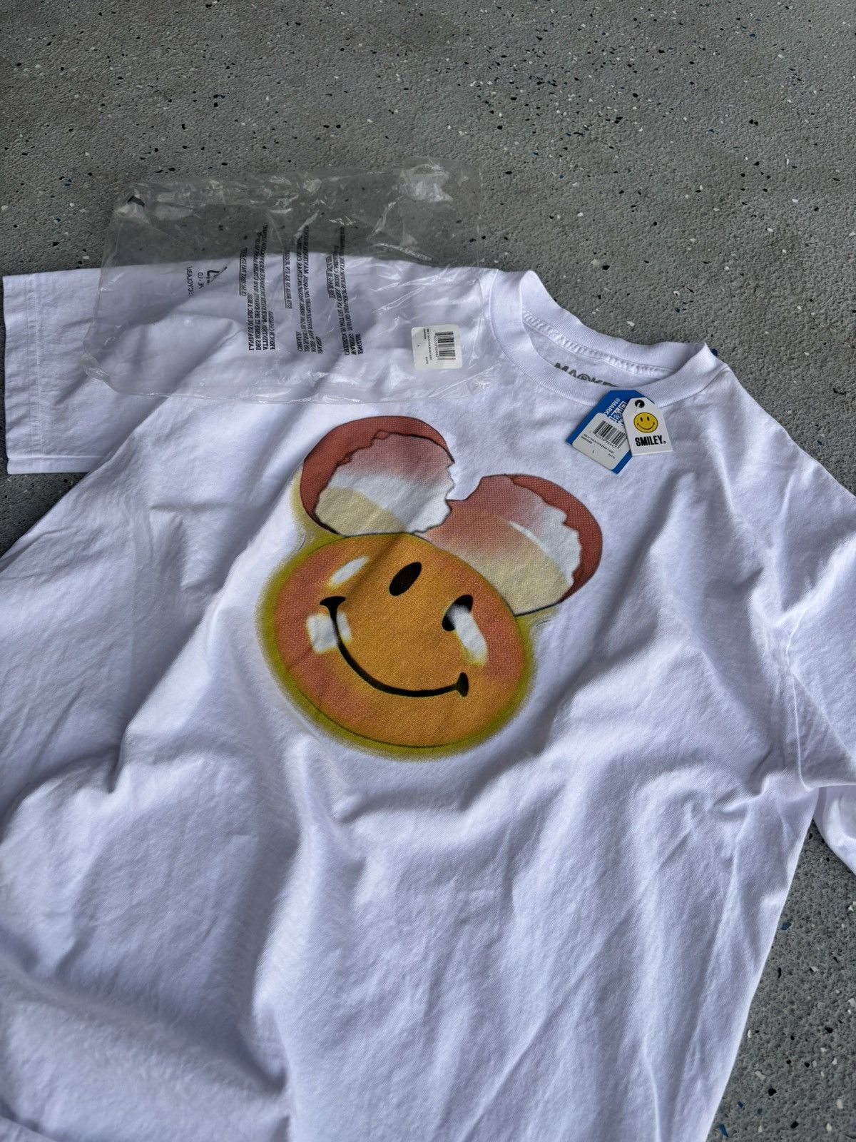 Market (NWT) Market Studios Smiley "This Is Your Brain" Tee Size US XL / EU 56 / 4 - 4 Thumbnail