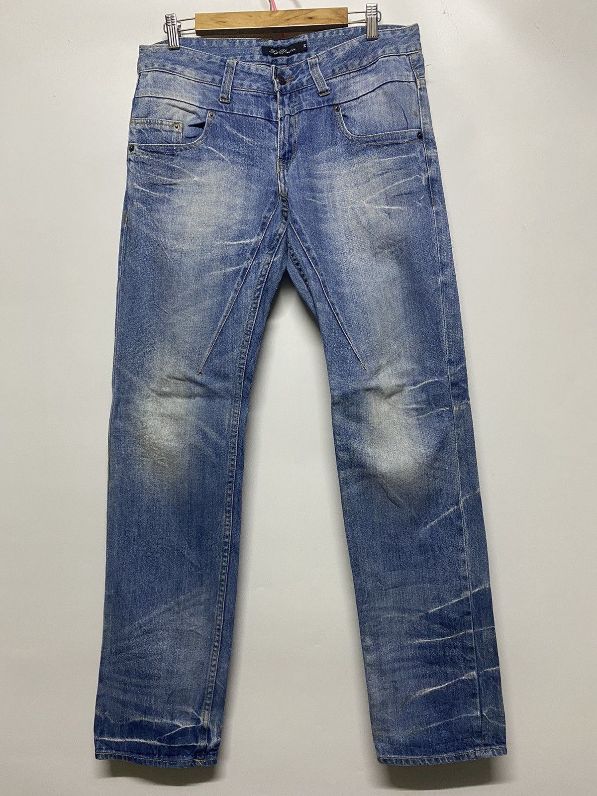 Japanese Brand Japanese Brand Distressed Root Three Jeans Denim Size US 34 / EU 50 - 1 Thumbnail
