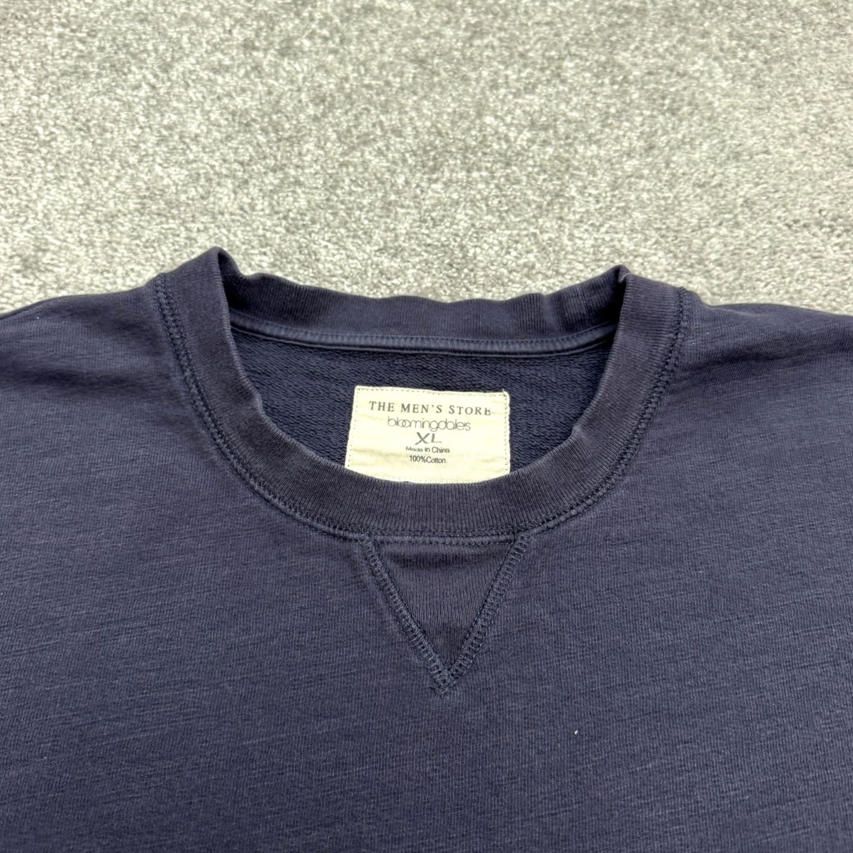 Bloomingdale's Bloomingdale's The Men's Store Pullover Sweatshirt XL Nay Blue Crew Neck Cotton Logo Regular Men Sweatshirt XL Blue Size US XL / EU 56 / 4 - 3 Thumbnail