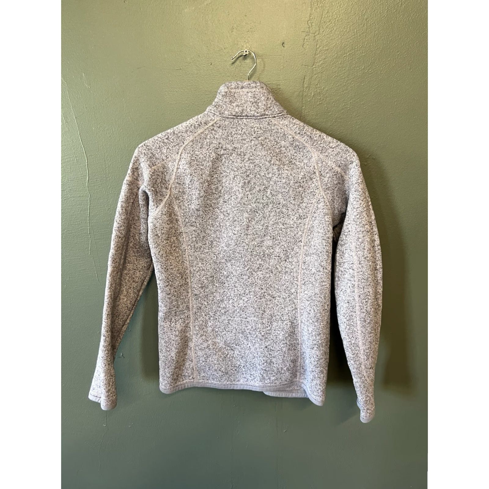 Patagonia Patagonia Womens Gray Sweatshirt 1/4 Zip Mock Neck Pullover Size S Pullover Activewear Womens Gray 1/4 Zip Mock Neck Patagonia Sweatshirt Size S / US 4 / IT 40 - 2 Thumbnail