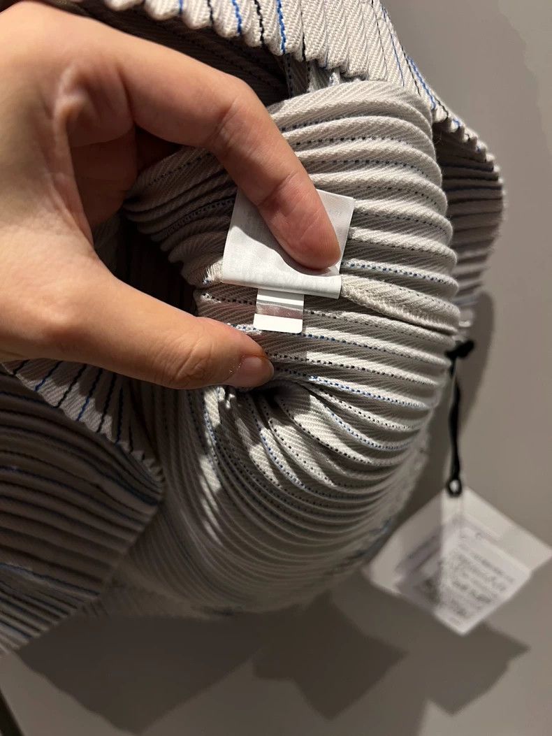 Issey Miyake Issey Miyake Light grey pleated vest Size M / US 6-8 / IT 42-44 - 8 Thumbnail
