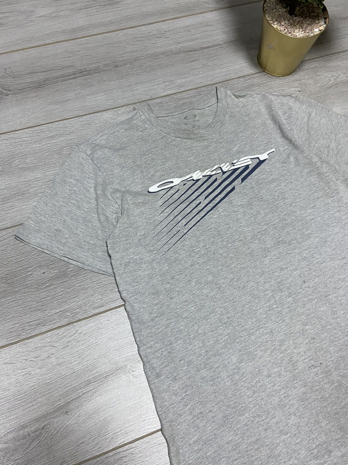 Oakley Oakley spell out vintage big logo tee shirt Size US S / EU 44-46 / 1 - 1 Thumbnail