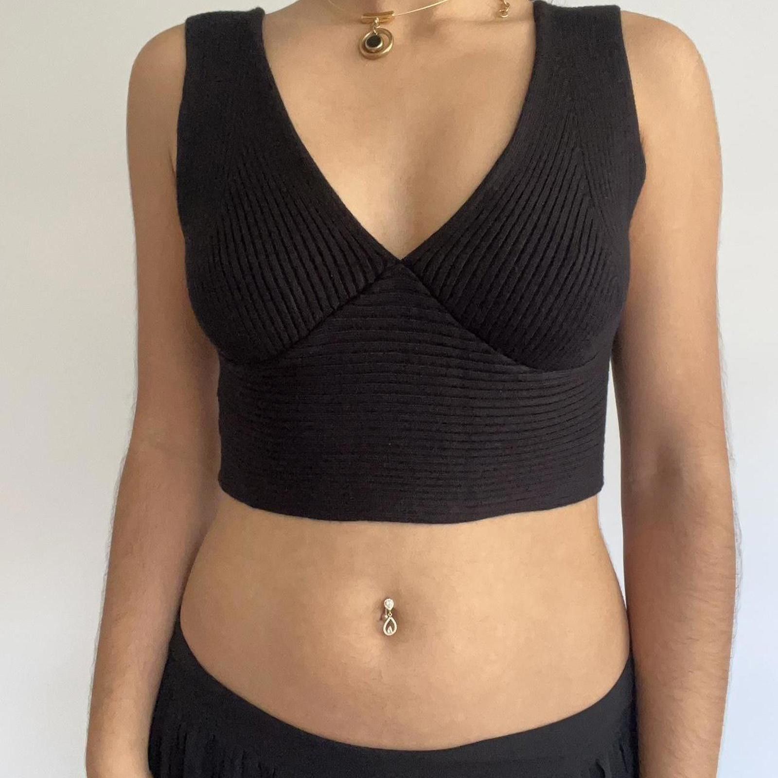 Other Black ribbed knit tank top with a V-neckline and stretchy Size M / US 6-8 / IT 42-44 - 2 Thumbnail