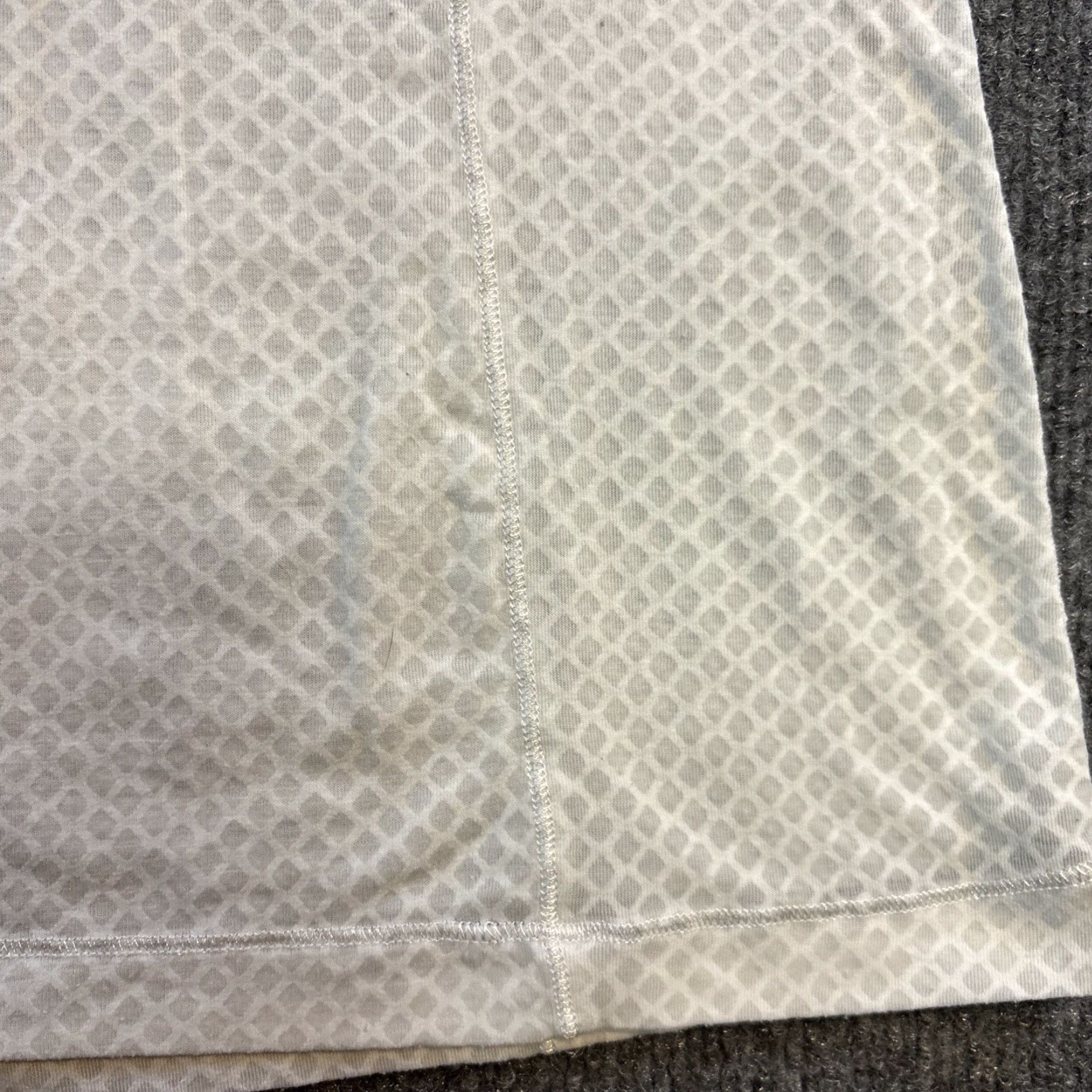 Lululemon Lululemon Puri Tee Short Sleeve Stripe Inkwell White Navy EUC Sheer Multicolor Women's Shirt Size 6 Activewear Bleach 6 Size 28" / US 6 / IT 42 - 3 Thumbnail