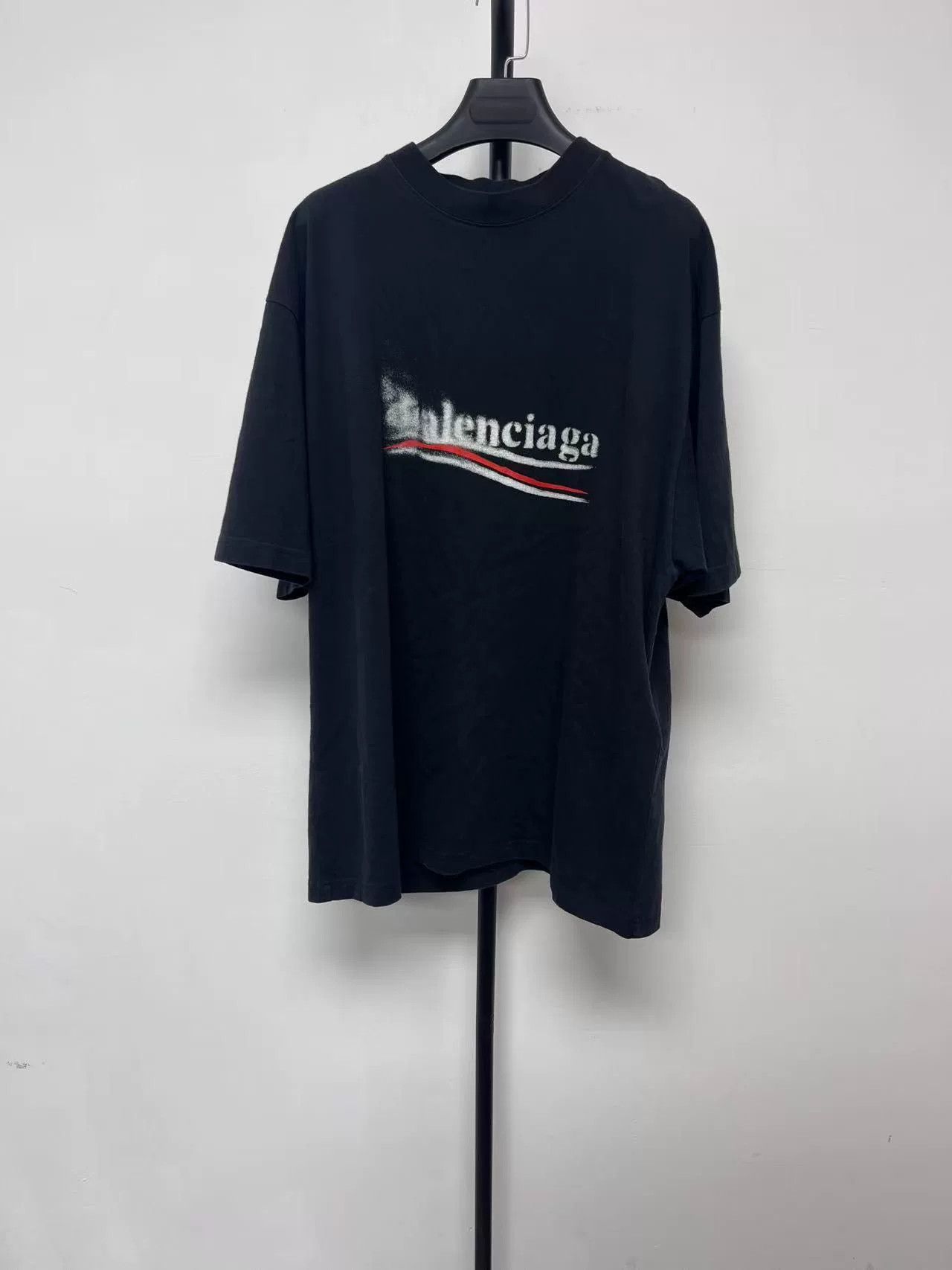Balenciaga Balenciaga Logo Print Crewneck Short-Sleeve T-Shirt Size US S / EU 44-46 / 1 - 1 Thumbnail