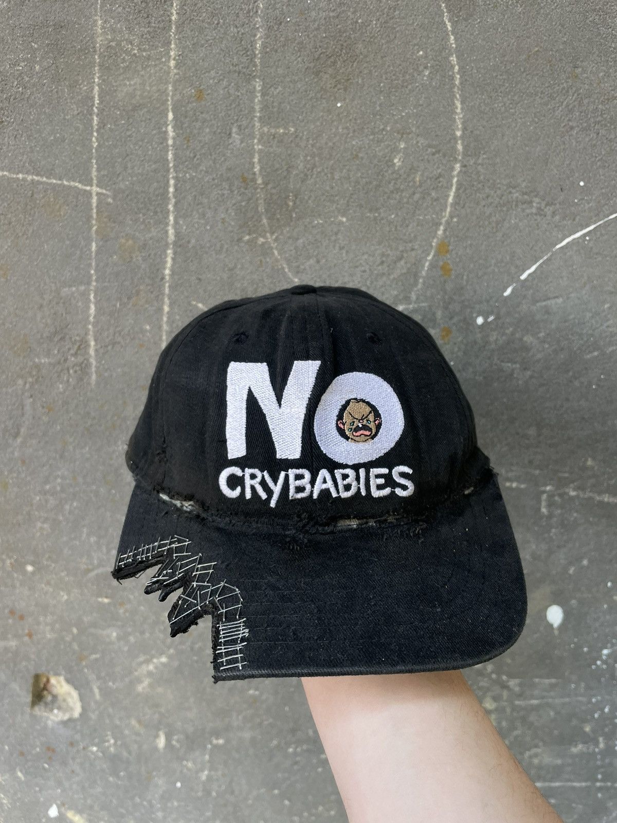 No Fear × Vintage Vintage No Fear 90’s ‘NO CRYBABIES’ Distressed Hat Cap Y2K Size ONE SIZE - 2 Thumbnail