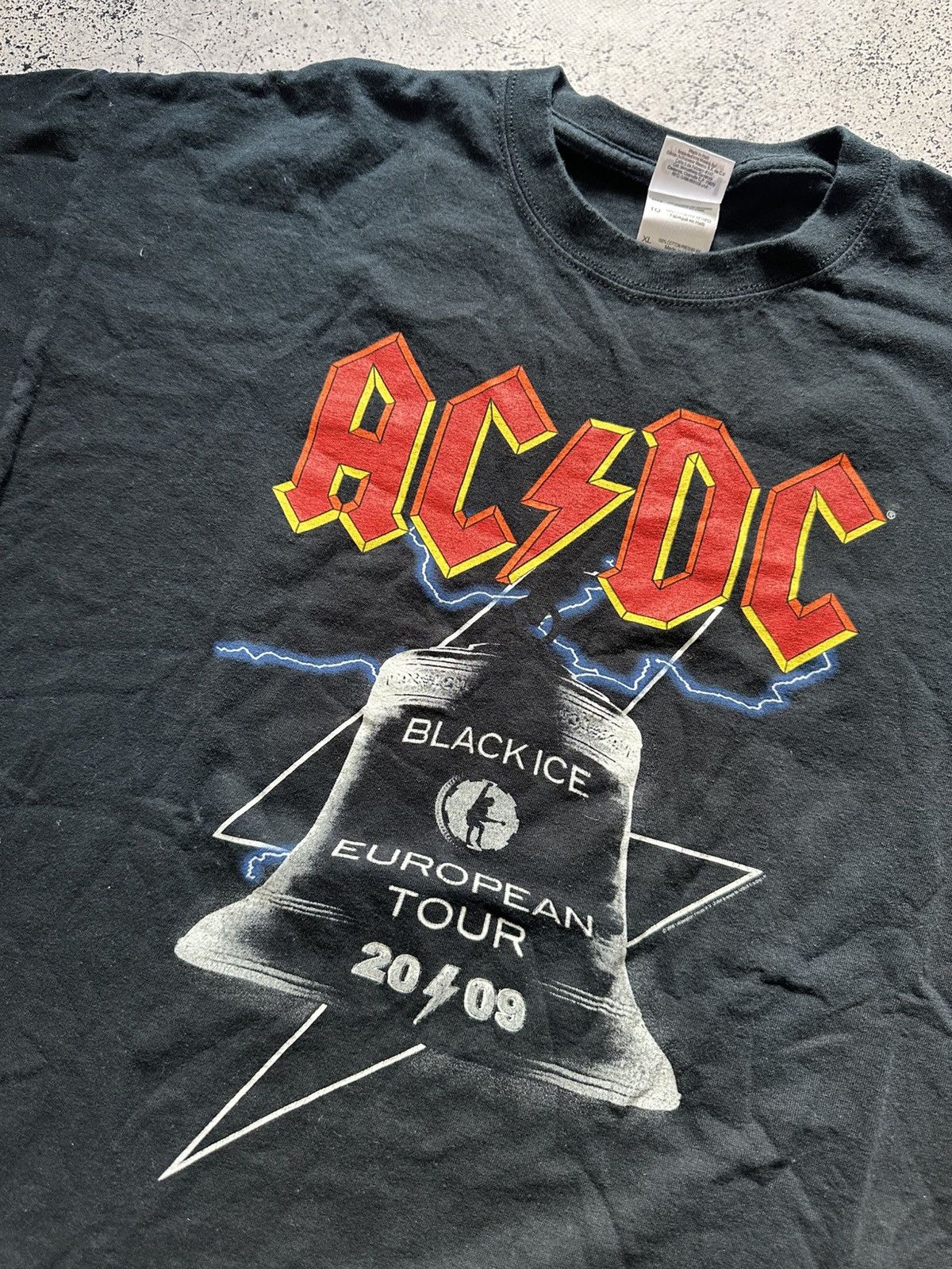 AC/DC Vintage AC DC T-shirt 2009 Tee Black Ice European Tour Band Size US XL / EU 56 / 4 - 2 Thumbnail