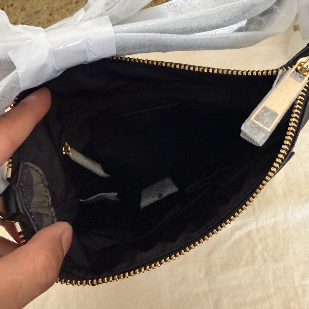 Marc Jacobs Marc Jacobs Preppy Swing Nylon Flat Crossbody Bag ~NWT~ Camo Size ONE SIZE - 7 Thumbnail