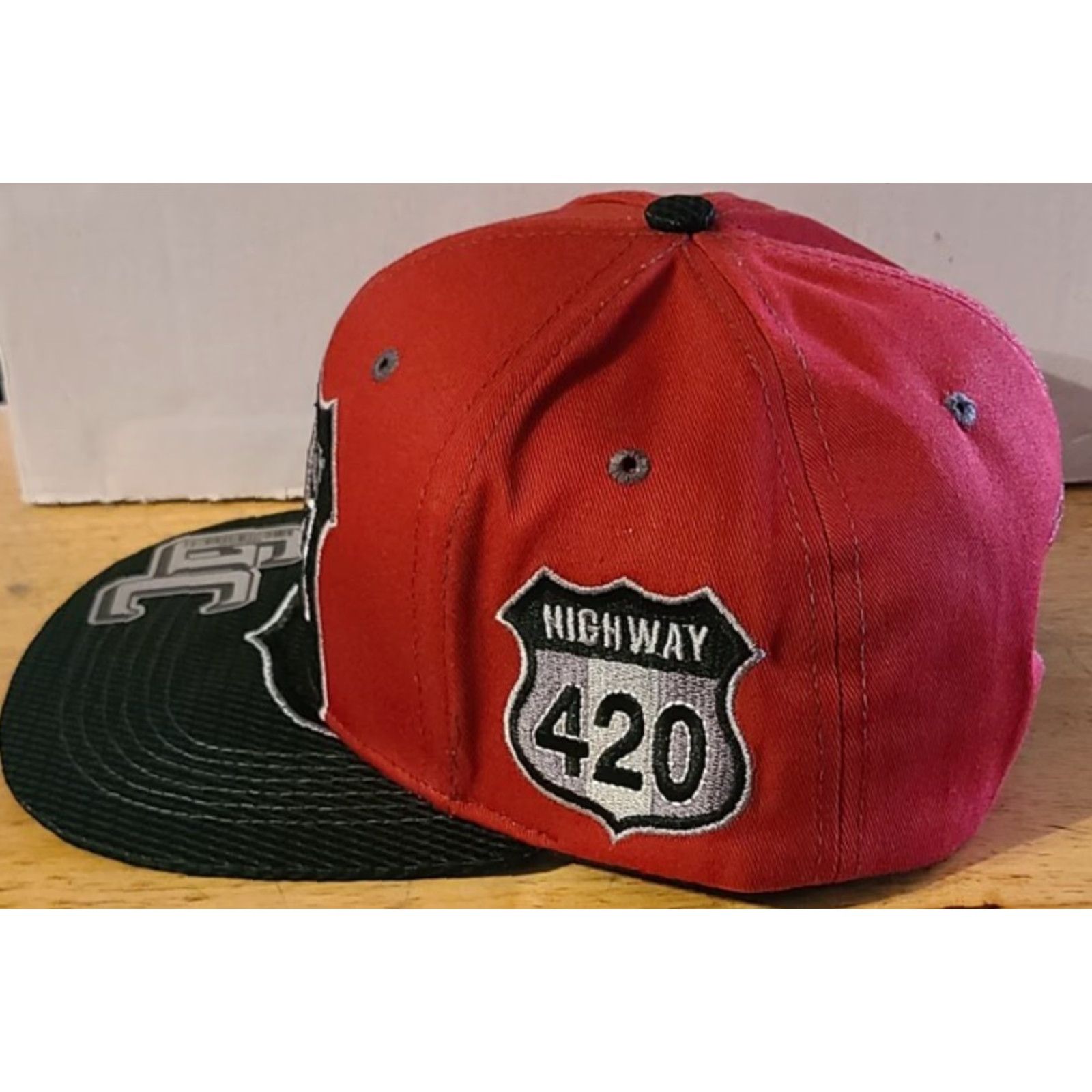 Vintage VINTAGE Marijuana Leaf Highway 420 Weed Cannabis Snapback Baseball Cap Adult Men Adjustable Red Accessories Size ONE SIZE - 2 Thumbnail