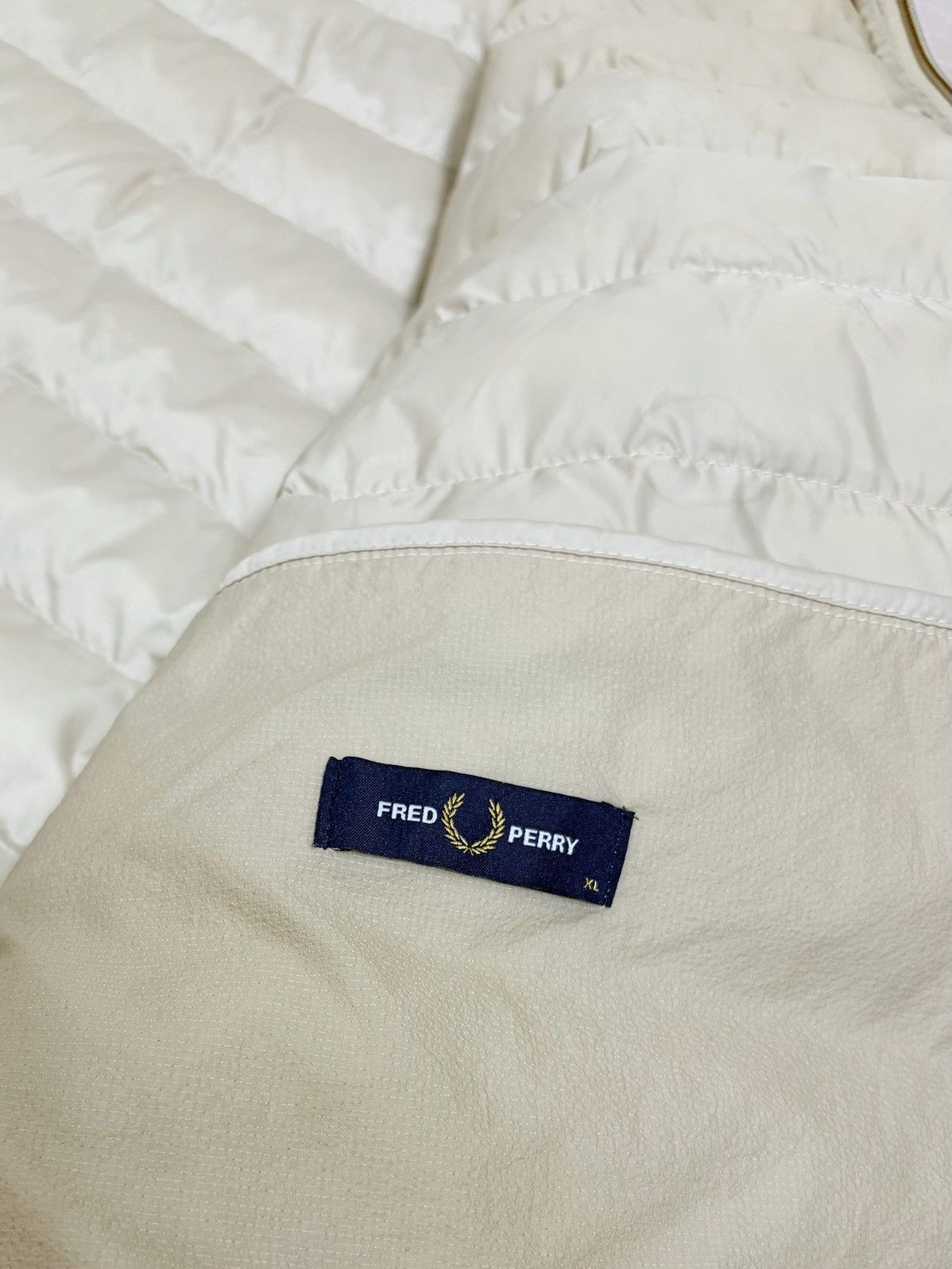 Fred Perry FRED PERRY HOODED INSULATED OATMEAL LIGHTWEIGHT PUFFER JACKE Size US XL / EU 56 / 4 - 5 Thumbnail