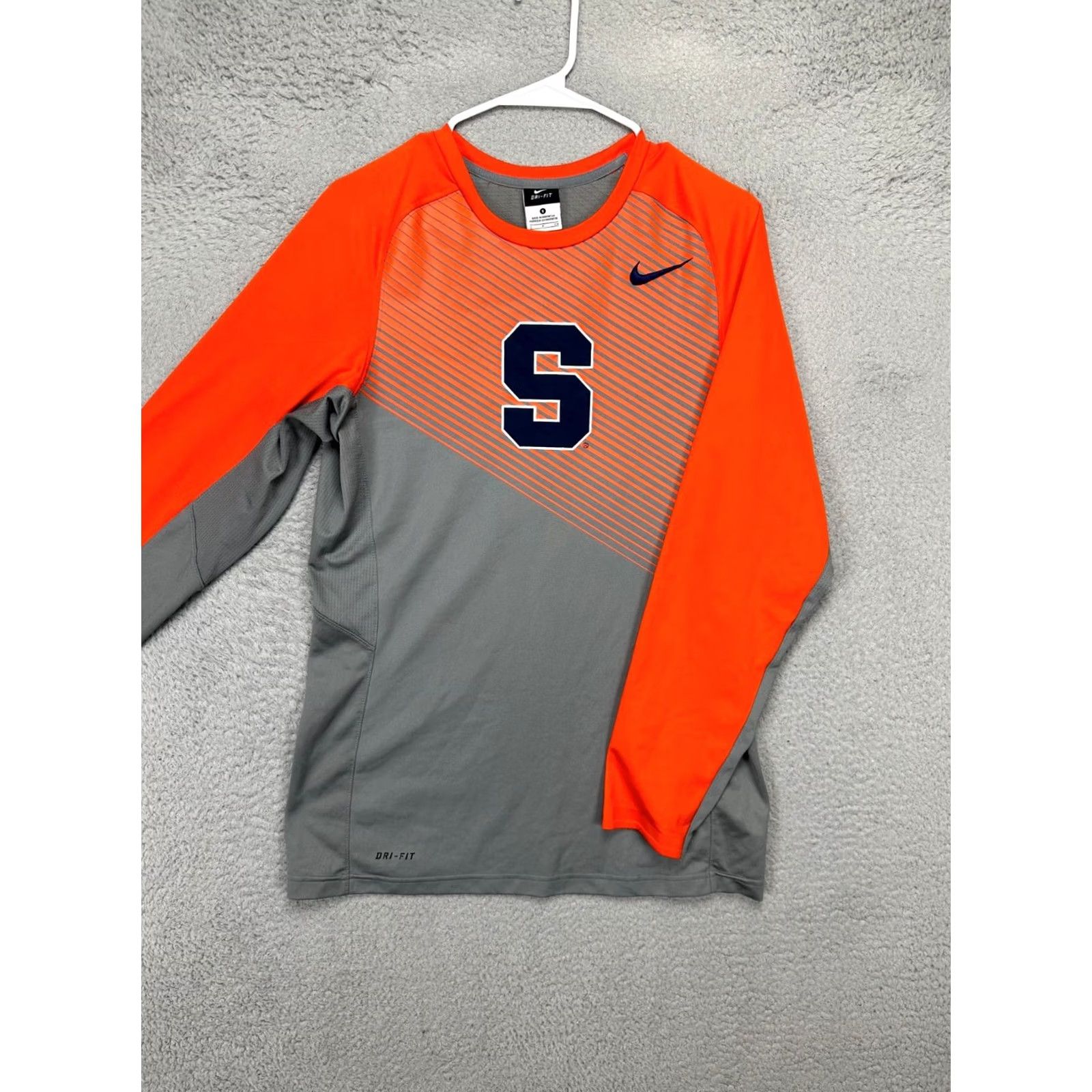 Nike Nike Shirt Mens Small Dri-Fit Orange Grey Colorblock Athletic Syracuse Orange Shirt Mens Small Nike Dri-FIT Colorblock Crew Neck Long Sleeve Athletics Size US S / EU 44-46 / 1 - 4 Thumbnail