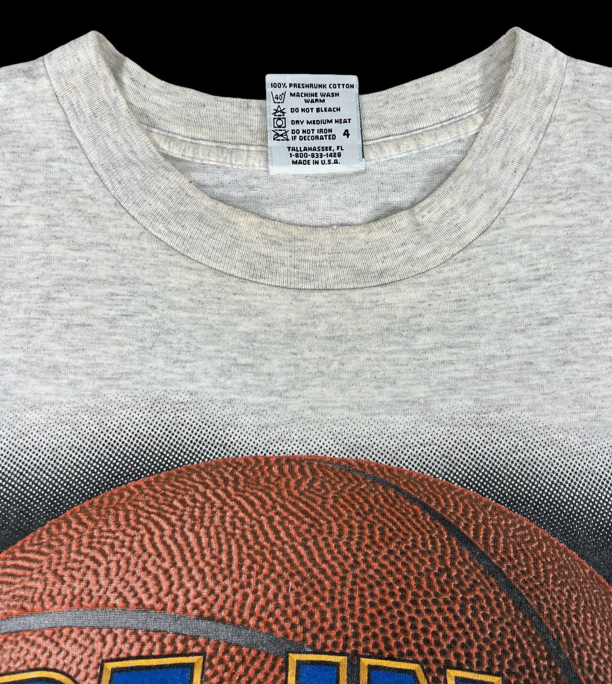 NBA 90s Distressed Vintage Kentucky Wildcats Basketball tee Size US XL / EU 56 / 4 - 11 Thumbnail